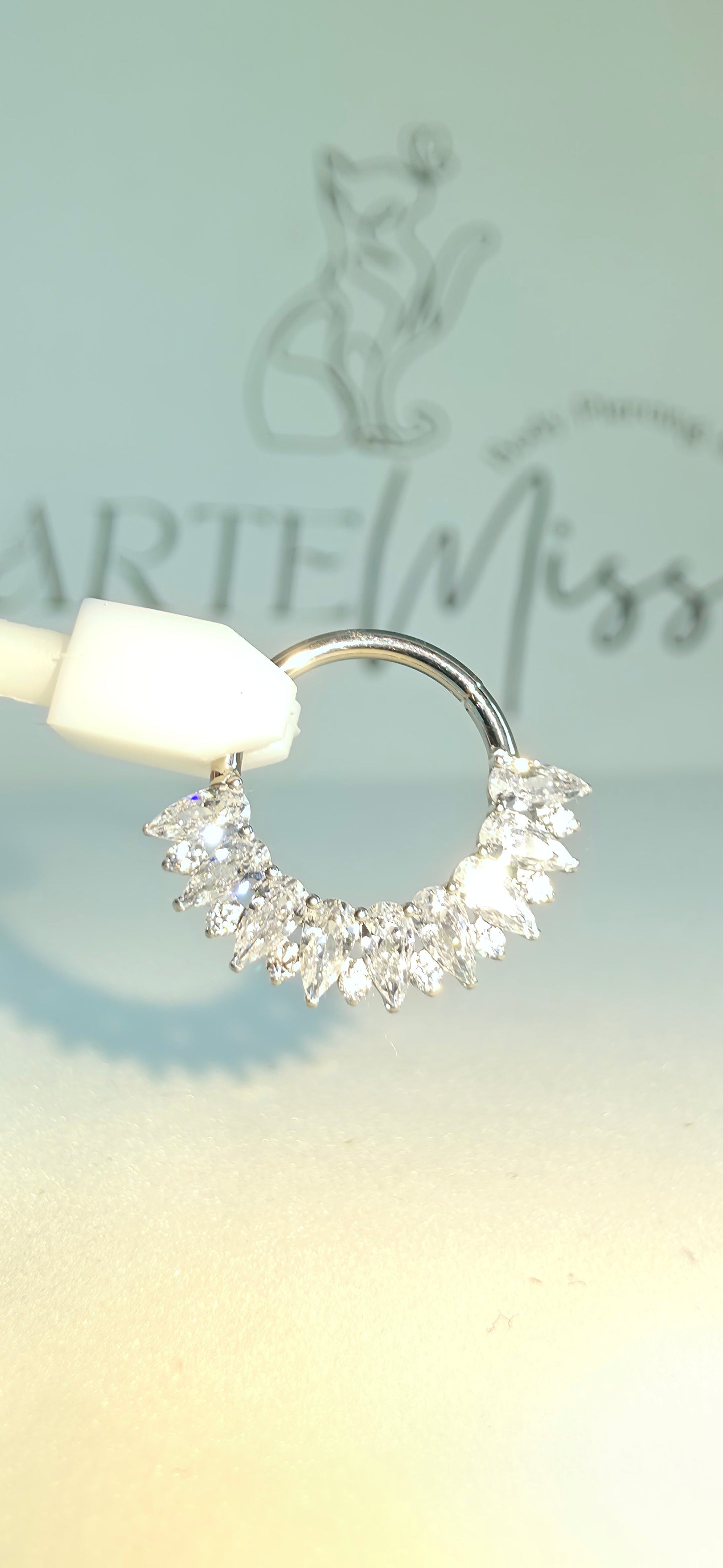 Clicker de Titanio con incrustaciones de zirconia