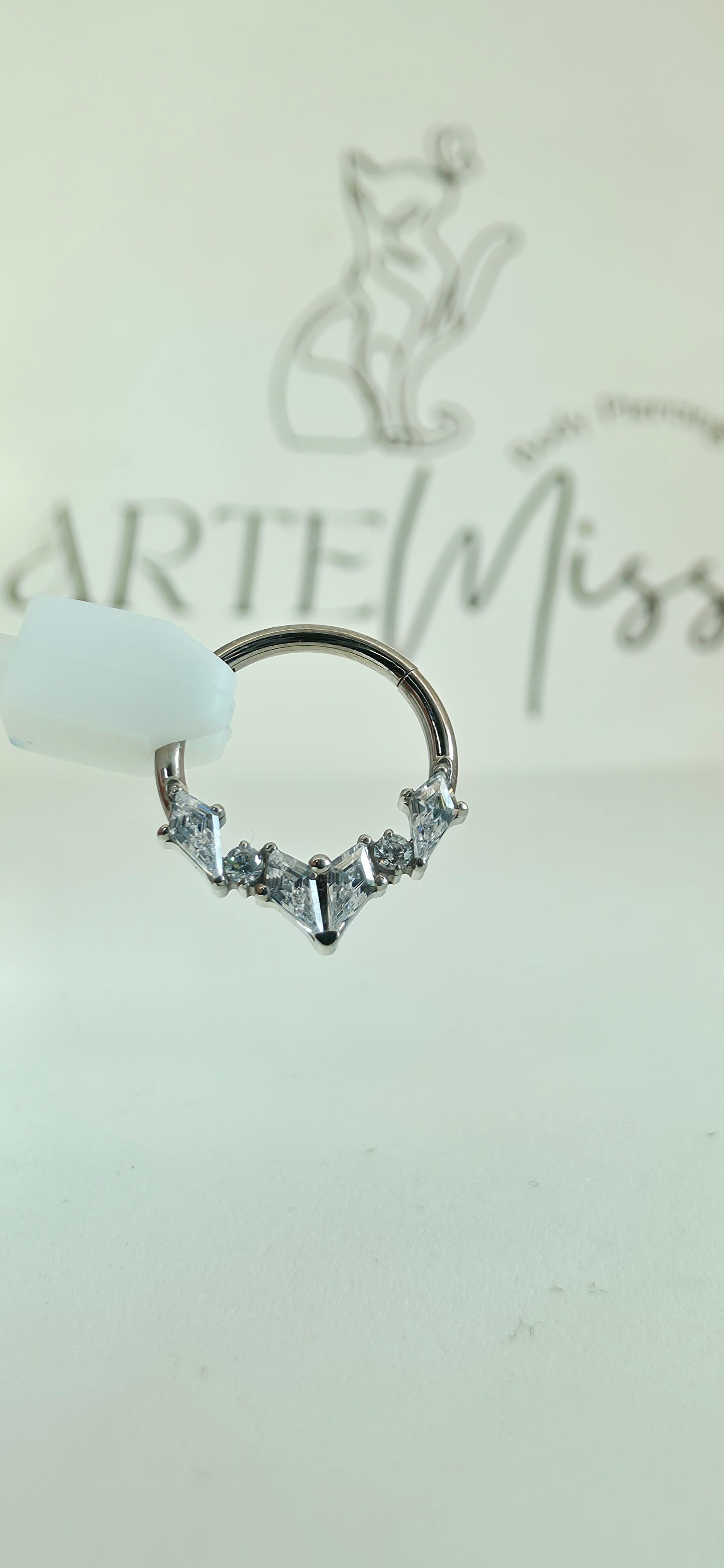 Clicker de Titanio con incrustaciones de zirconia