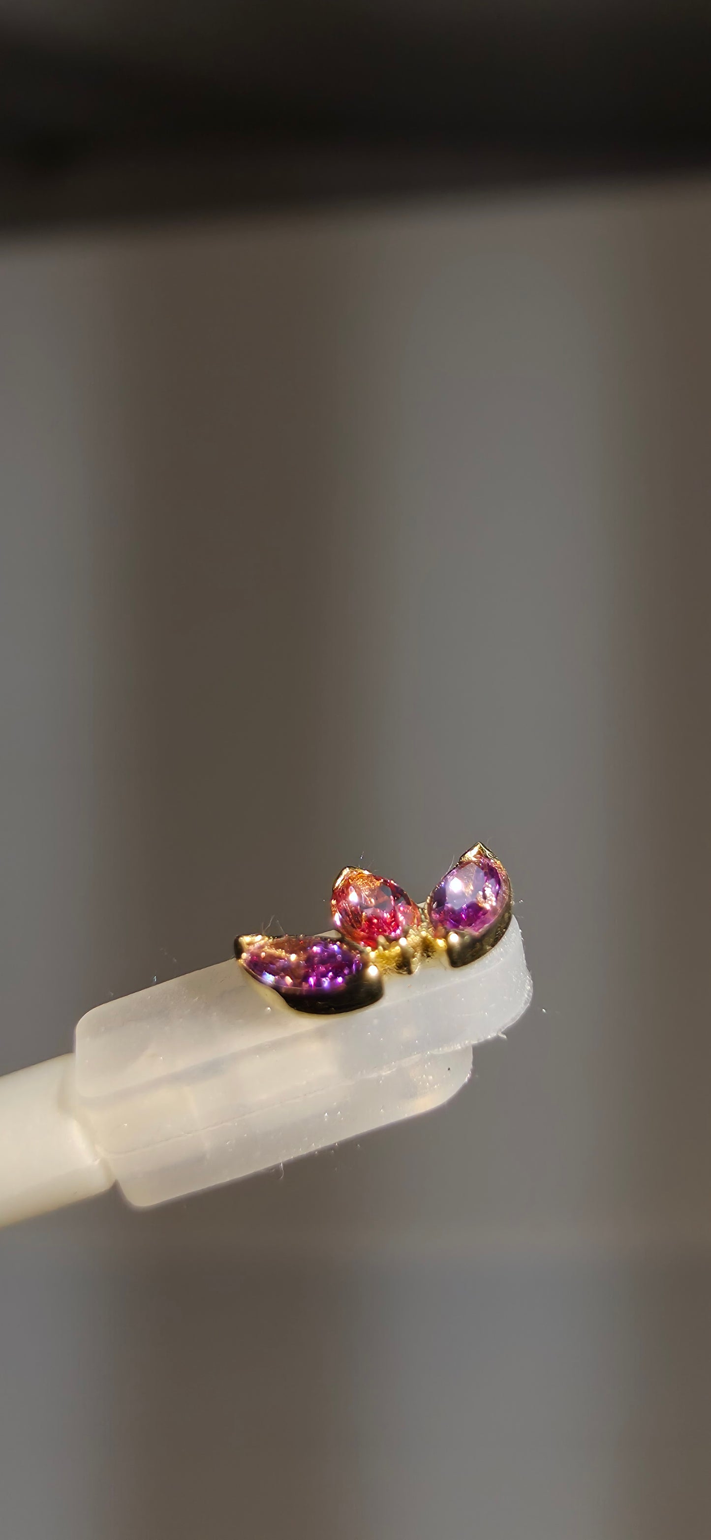 Triple marquise oro de 18k rosa y morado cristales Swarovski