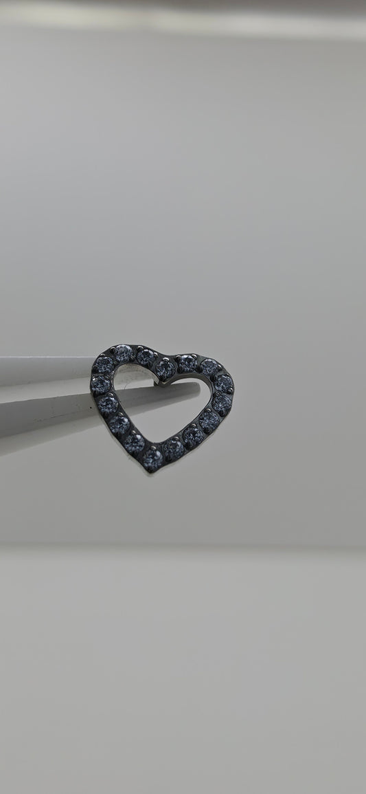 Piercing Labret Titanio figura corazón con incrustaciones