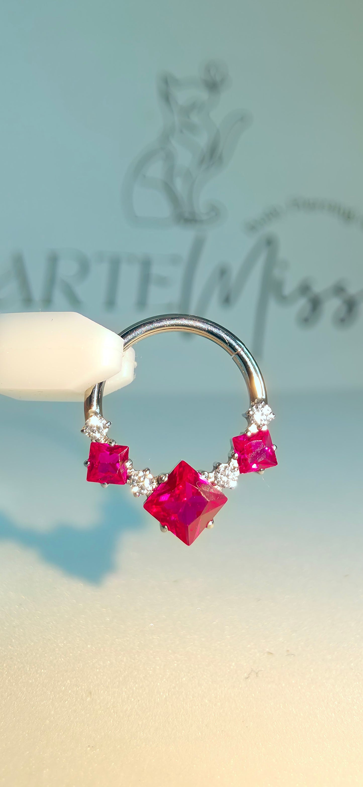 Clicker de Titanio con incrustaciones de zirconia