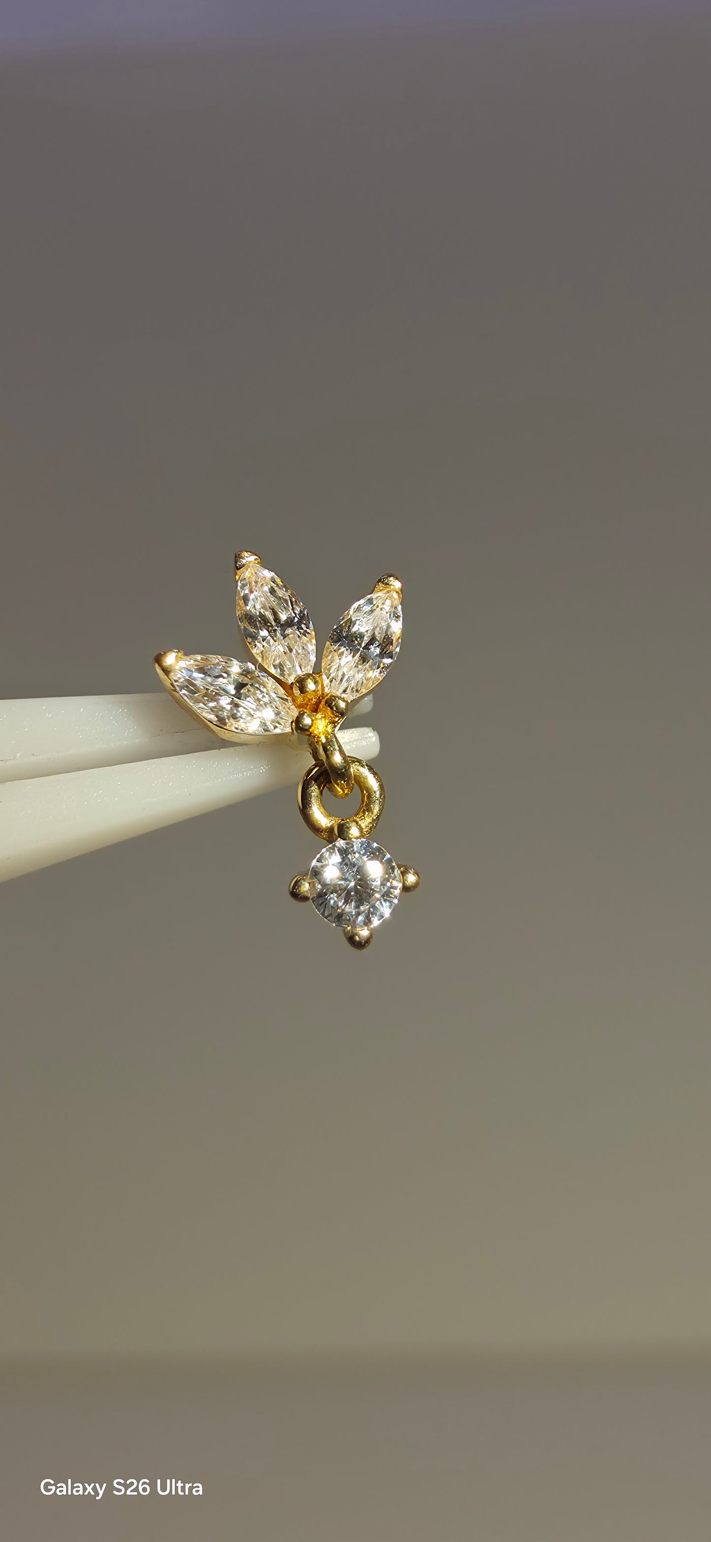 Triple marquise con colgante en oro de 14k