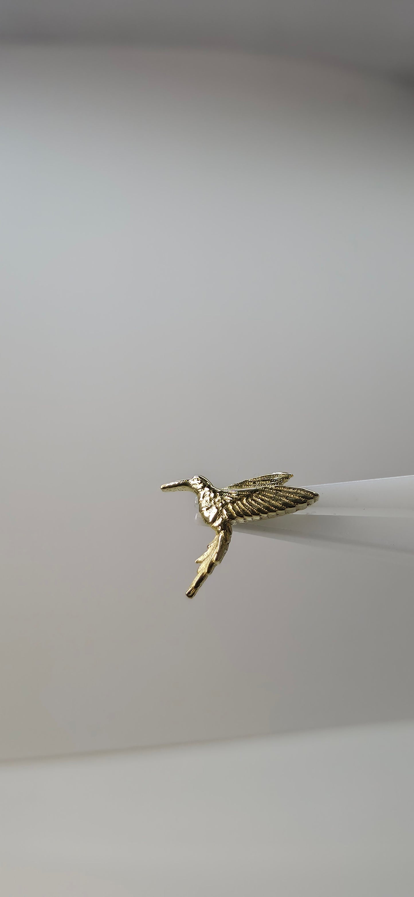 Colibrí en oro solido de 18k izquierdo o derecho