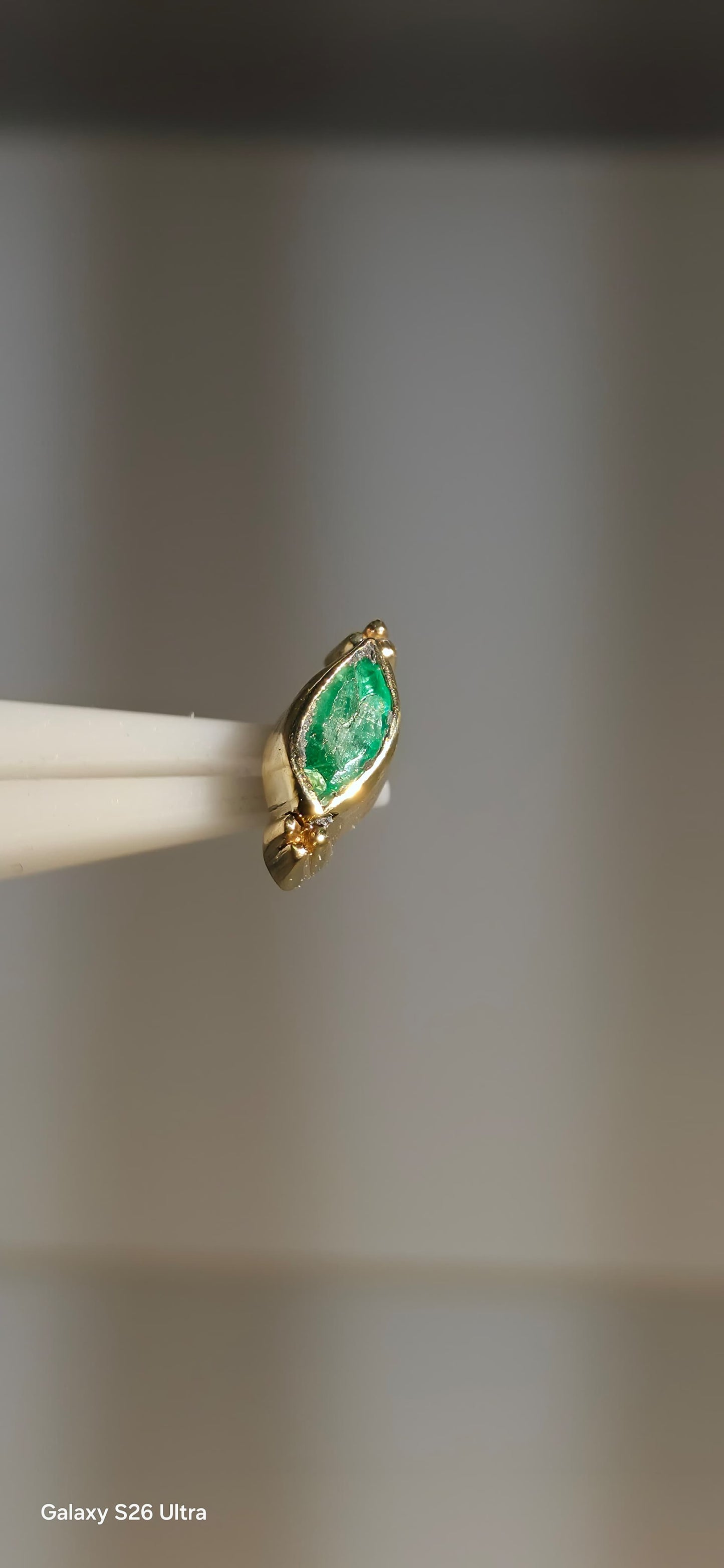 Esmeralda natural oro solido 14k