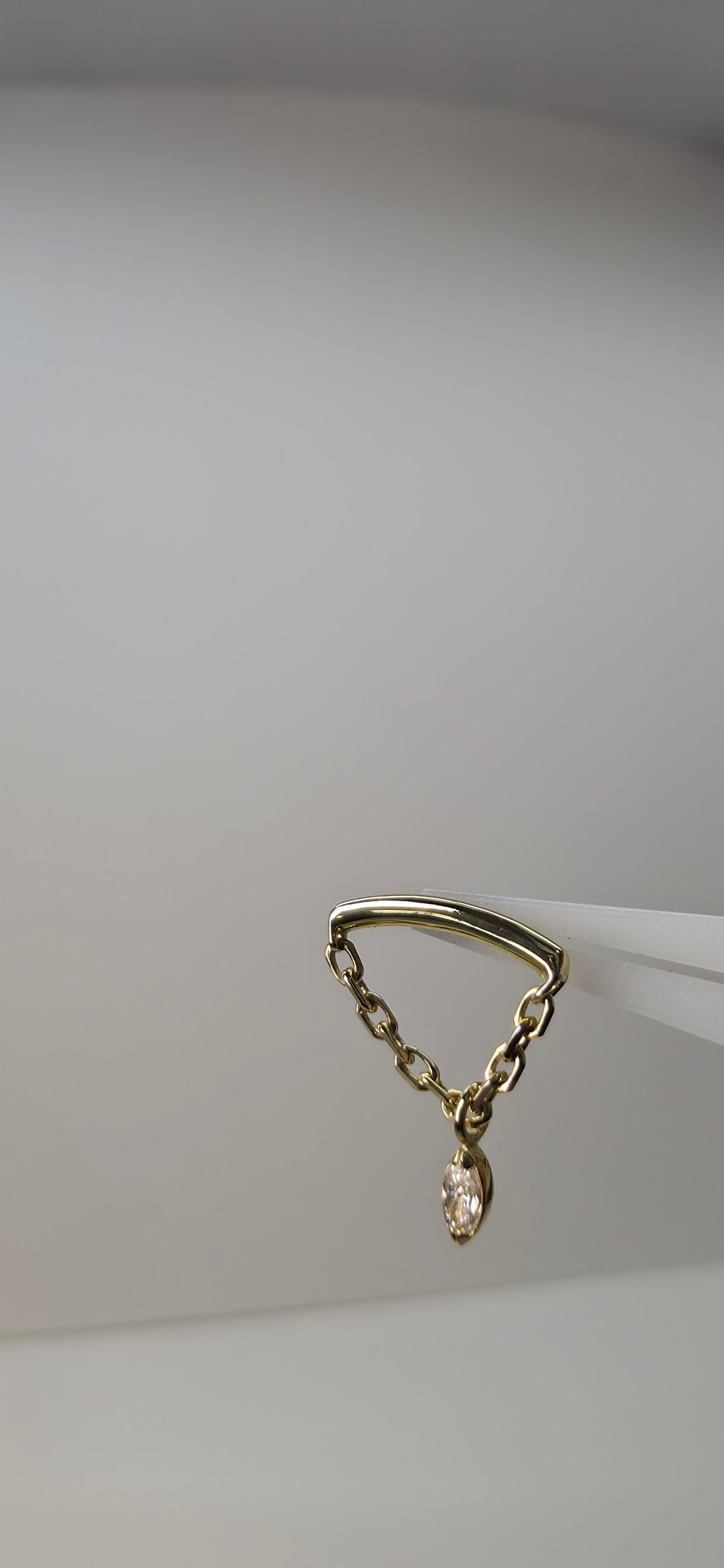 Hidden helix en oro solido de 18k y cristal Swarovski