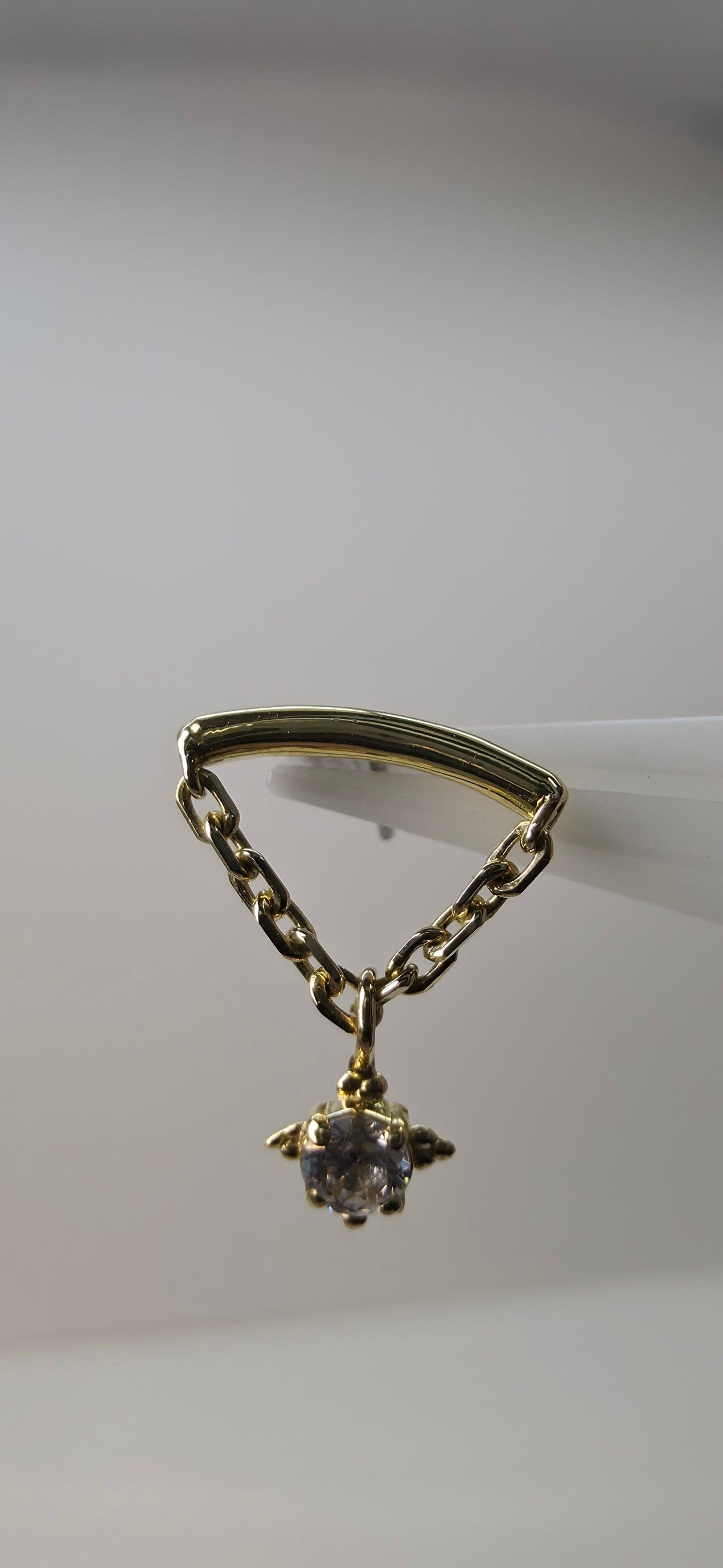 Hidden Helix en oro de 18k con cristal Swarovski