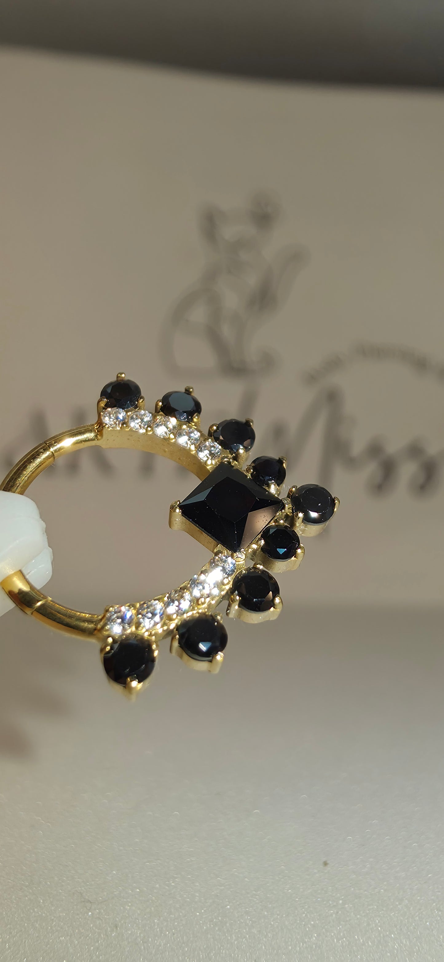 Clicker de Titanio con incrustaciones de zirconia varios colores