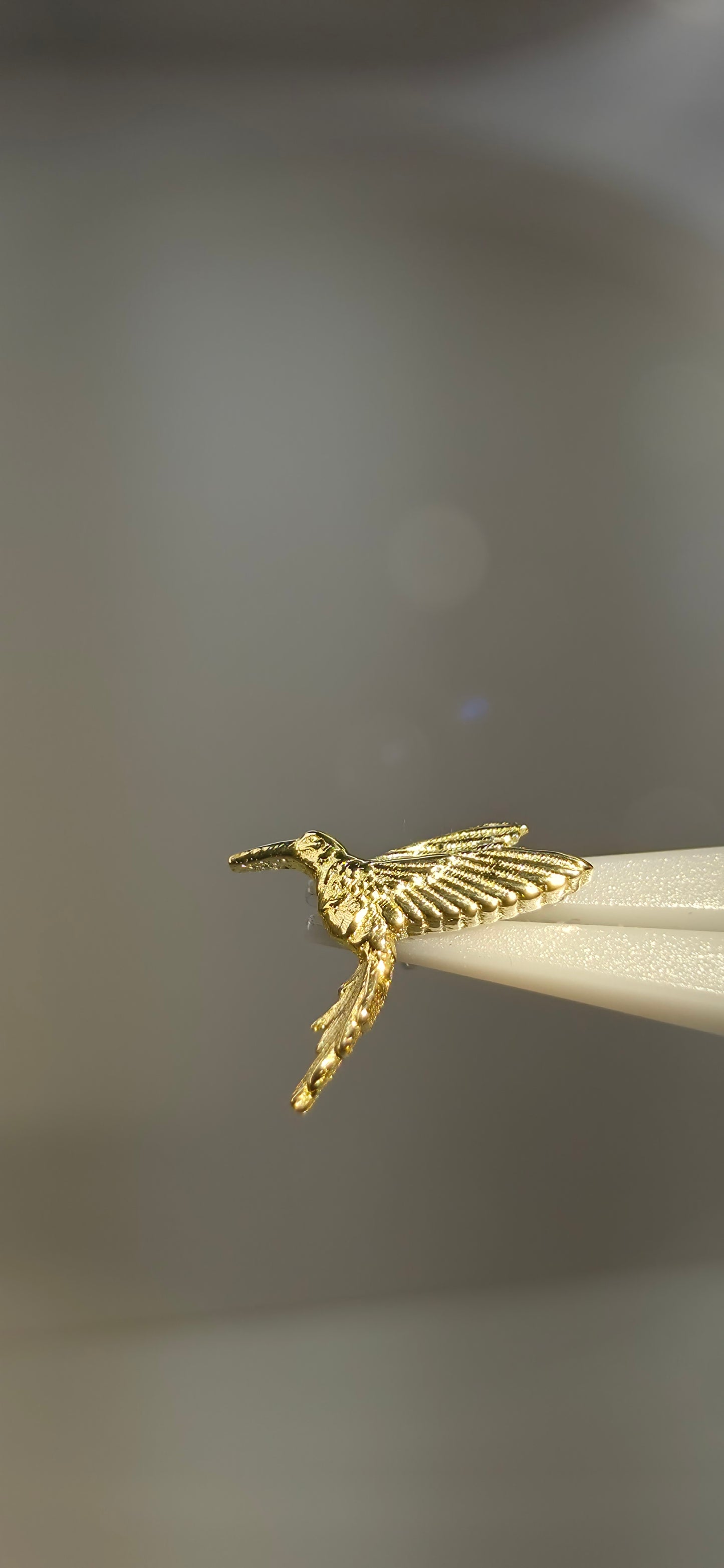 Colibrí en oro solido de 18k izquierdo o derecho