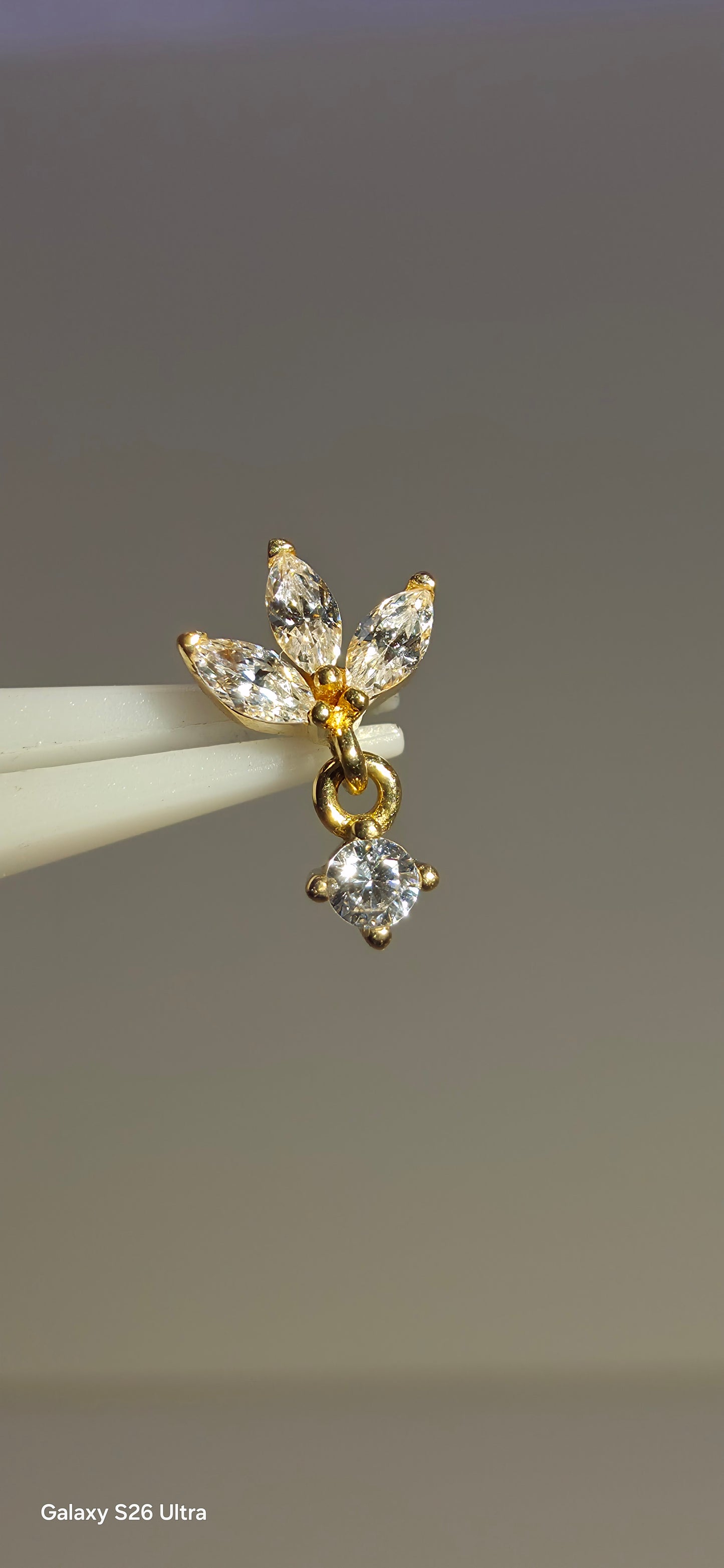 Triple marquise con colgante en oro de 14k