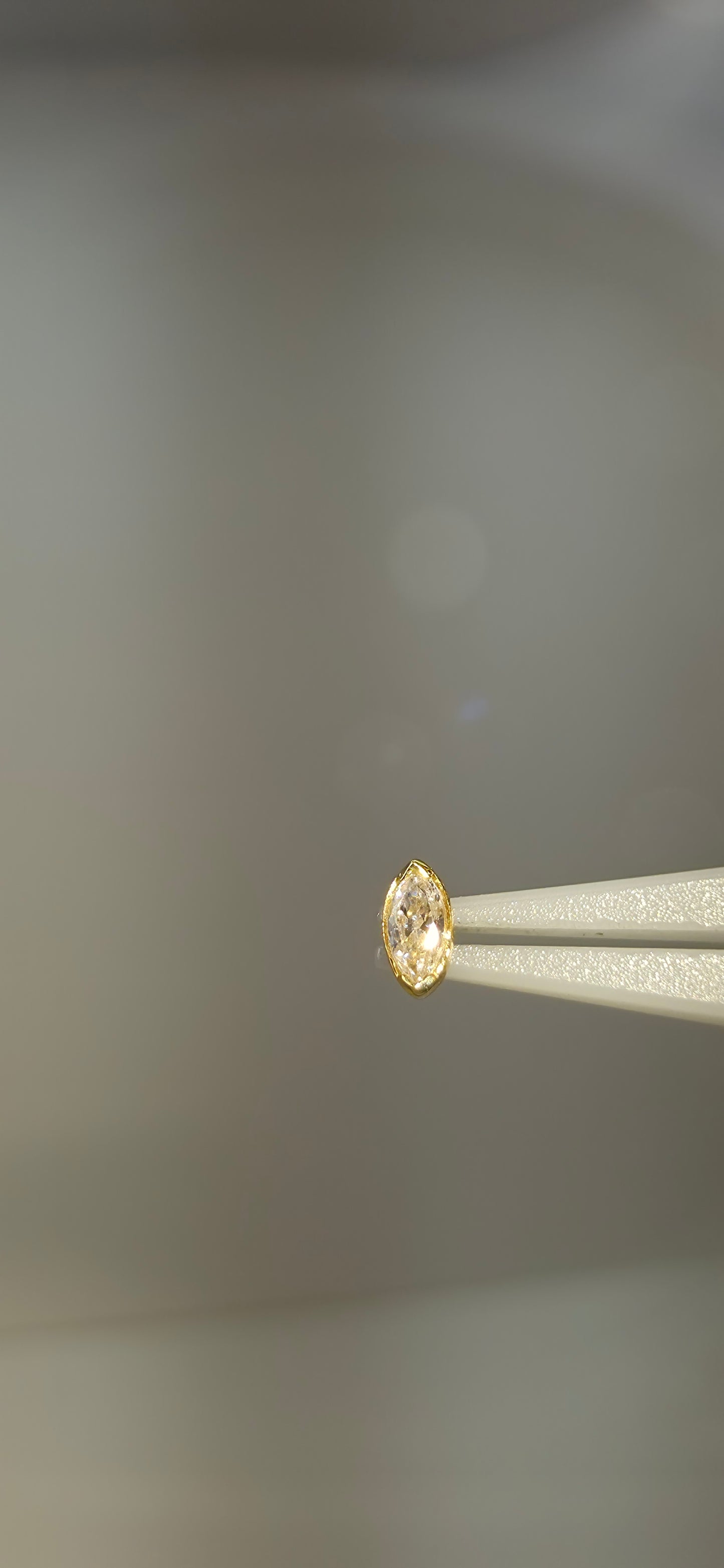 Marquise con cristales Swarovski en oro de 18k