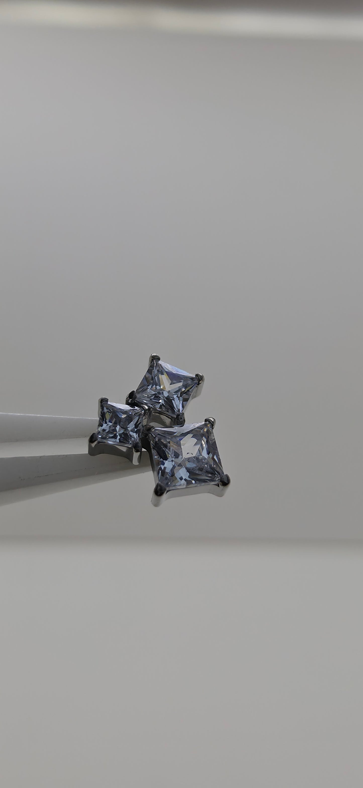 Triple cuadrado de zirconias