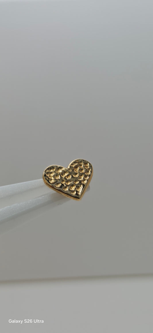 Corazon martillado en oro de 14k chico o grande