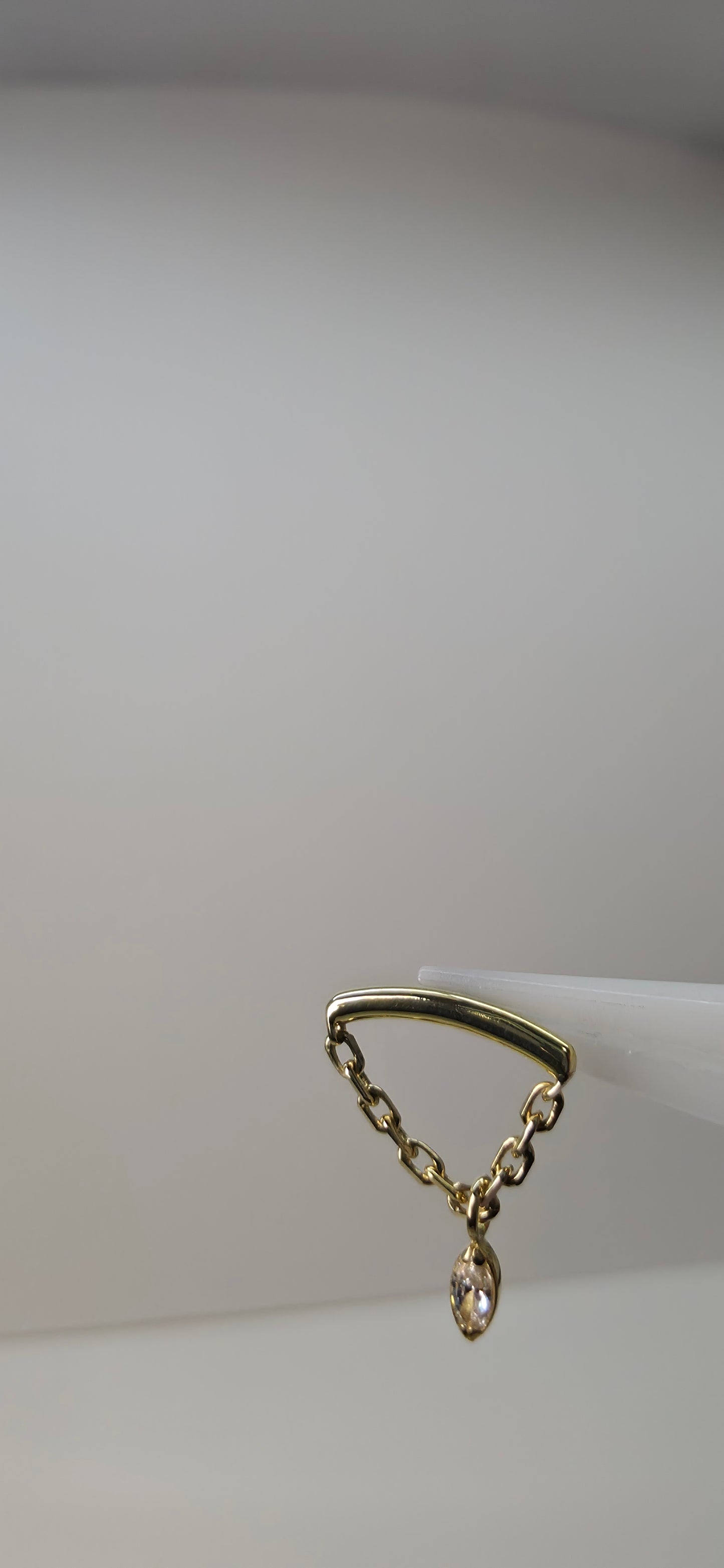 Hidden helix en oro solido de 18k y cristal Swarovski