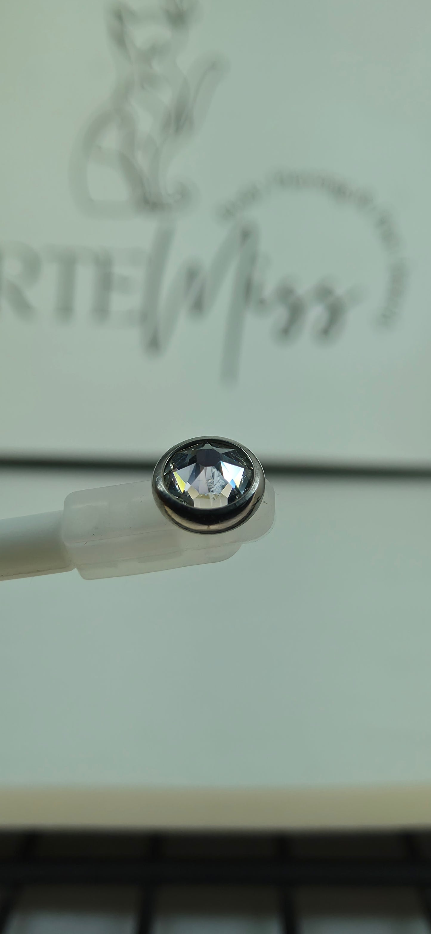 Top de Titanio con zirconia varios colores