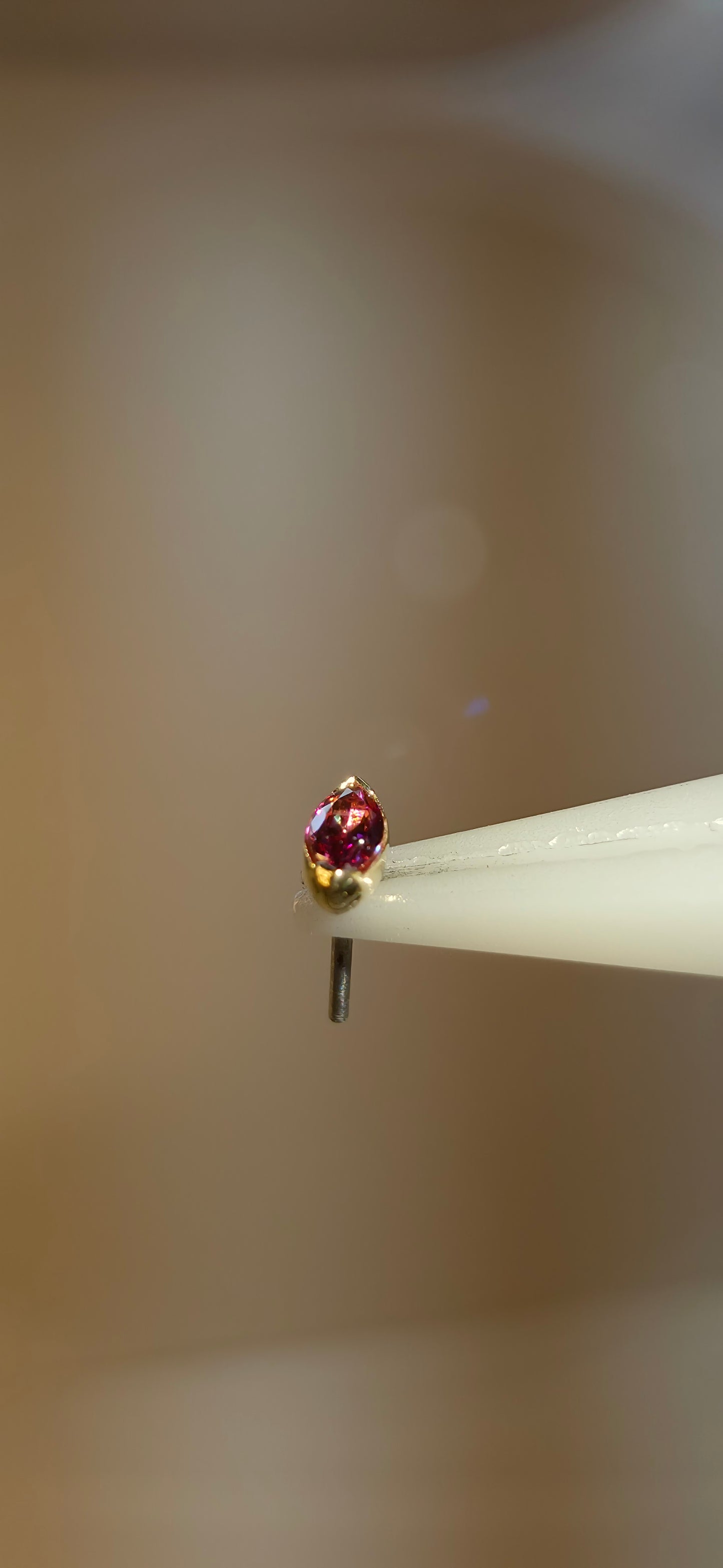 Marquise en oro de 18k con cristal Swarovski color Rosa
