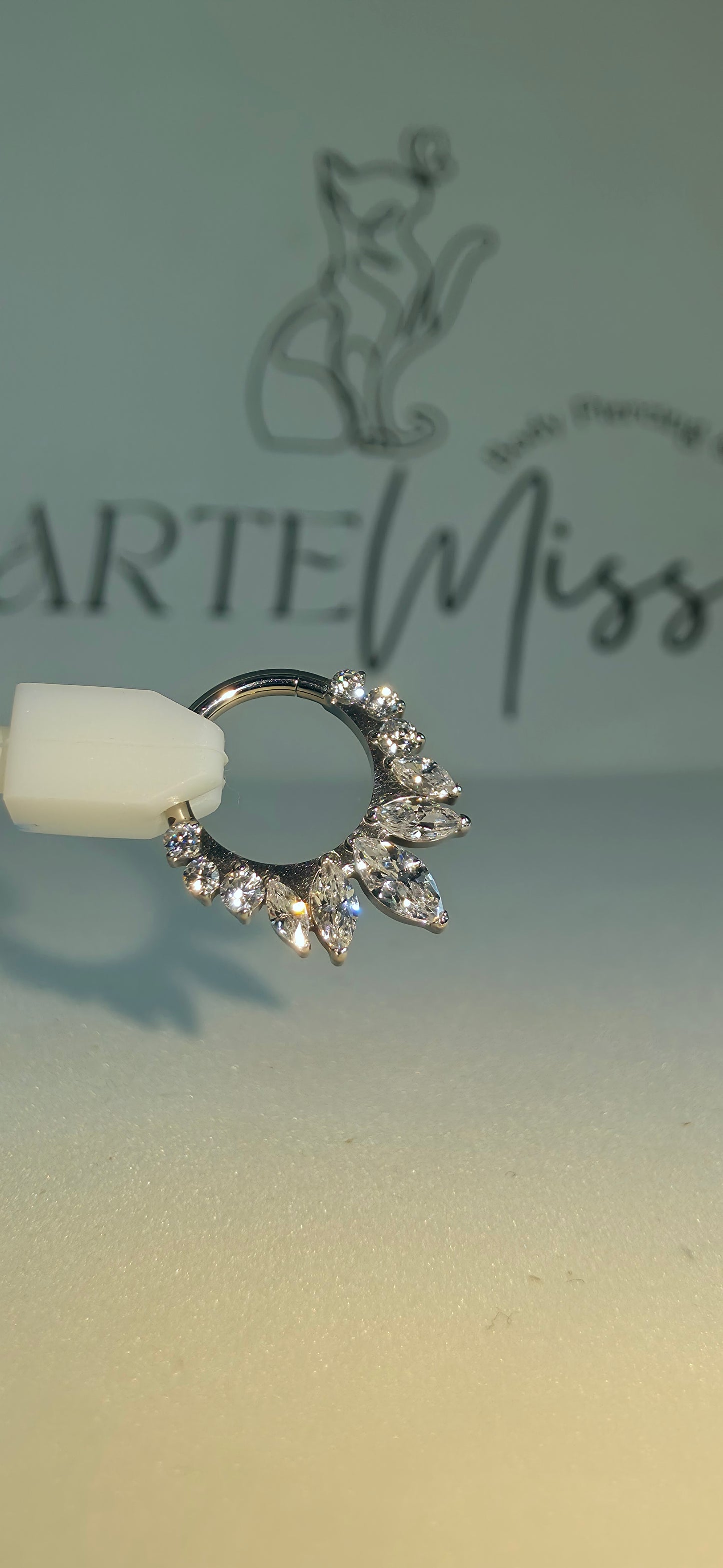 Clicker de Titanio con incrustaciones de zirconia