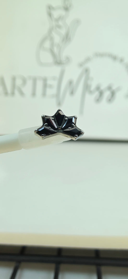 Cluster de Titanio con incrustaciones de zirconia en color negro