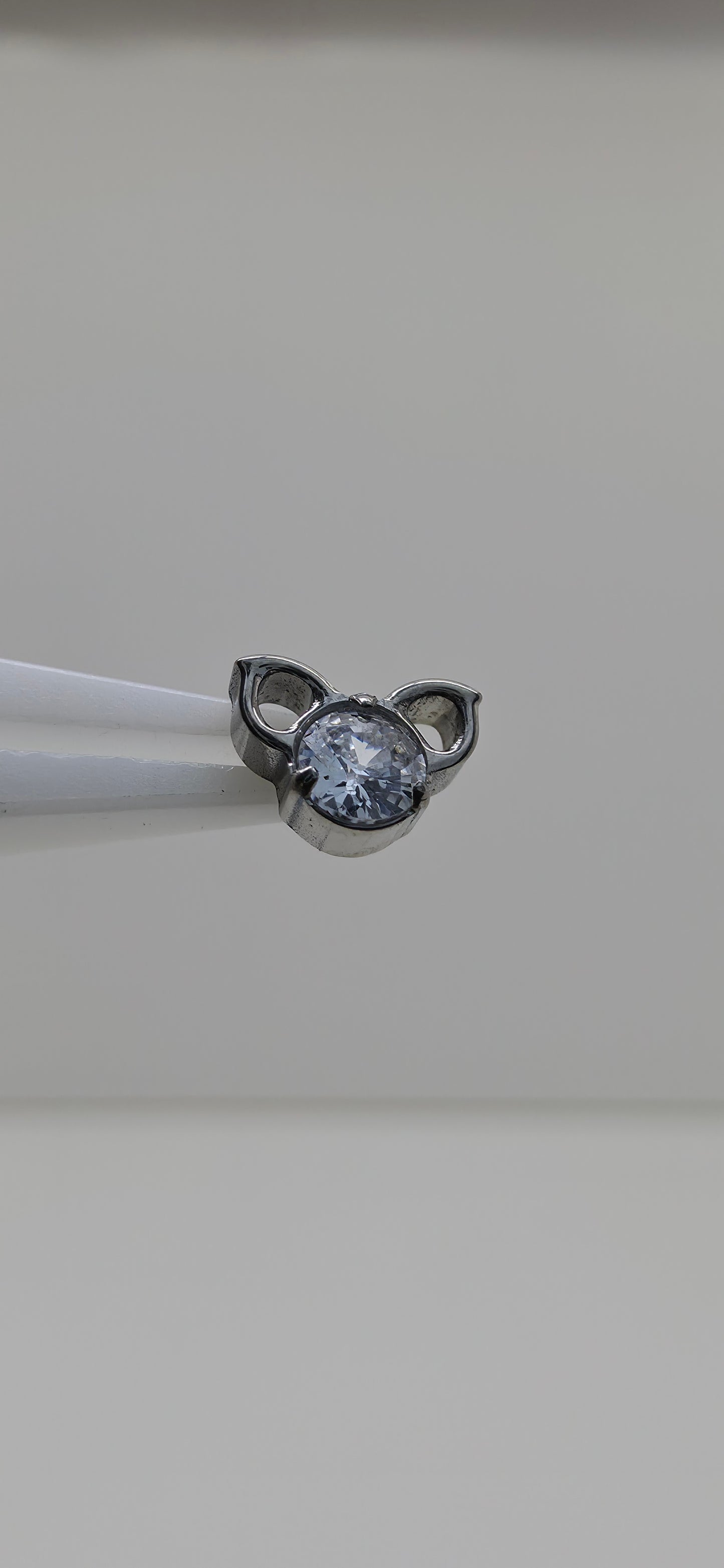 Piercing Labret Titanio figura brillo murciélago