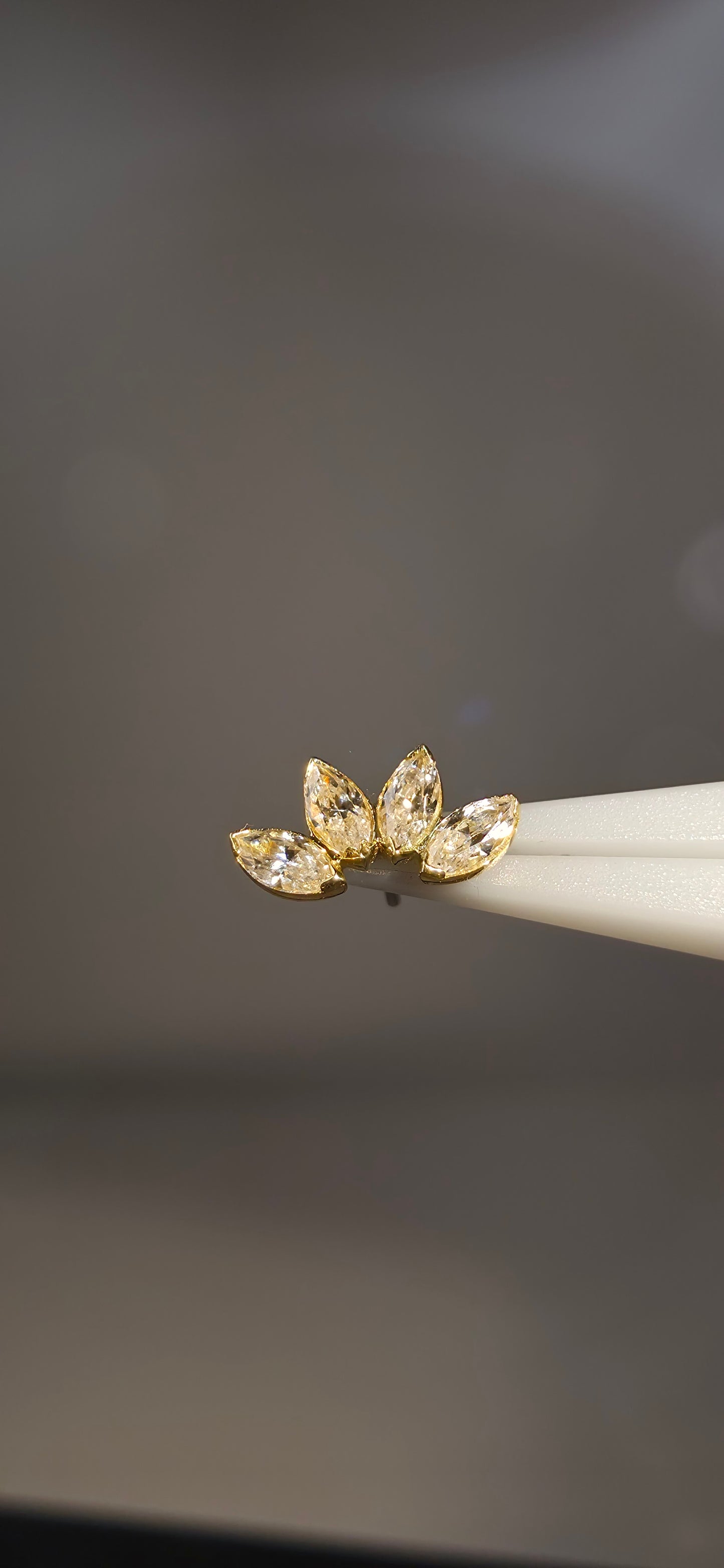 Marquise 4x1 en oro de 18k con cristales Swarovski