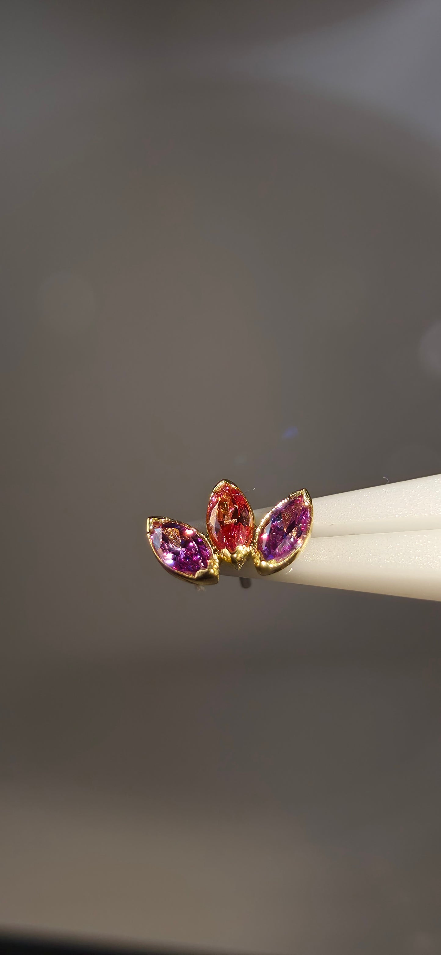 Triple marquise oro de 18k rosa y morado cristales Swarovski