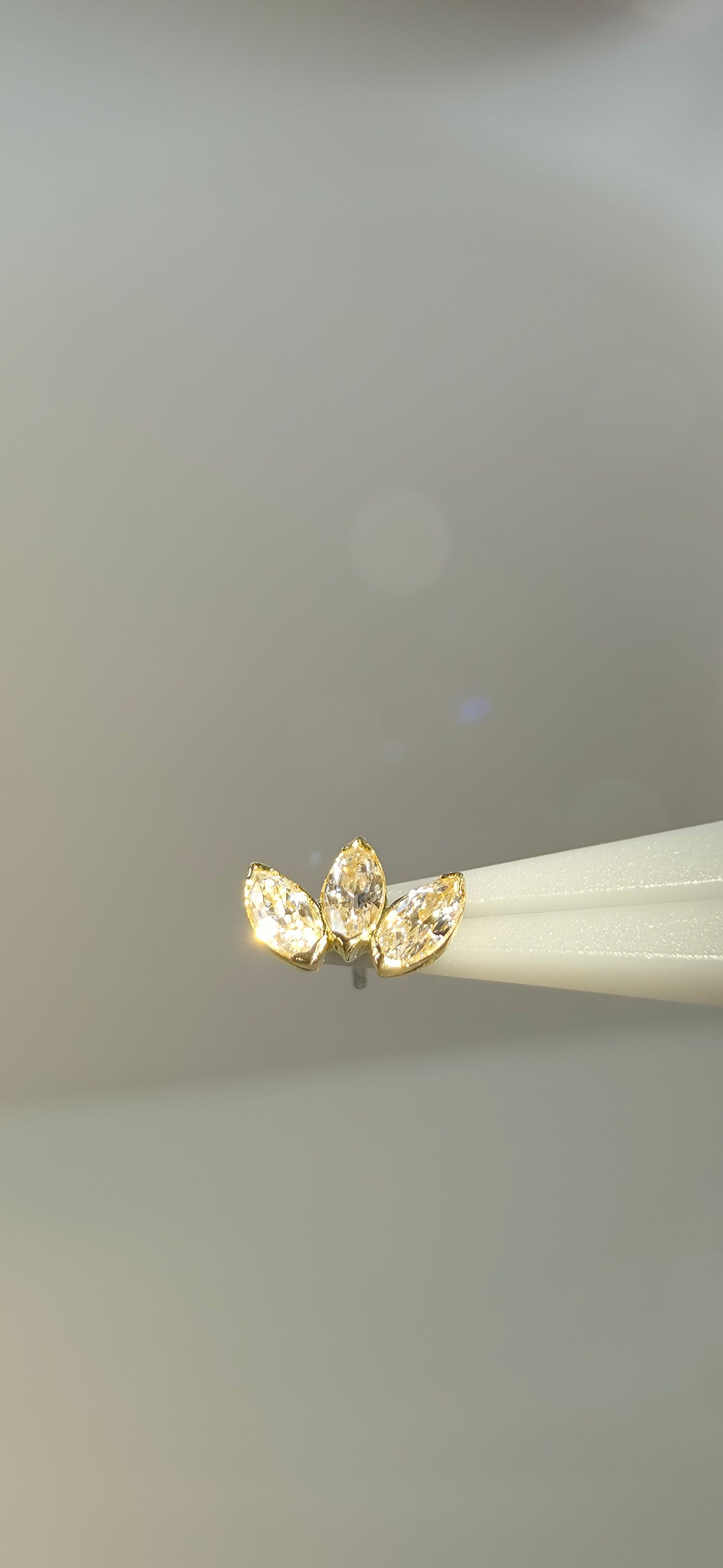 Triple marquise en oro de 18k con cristales Swarovski