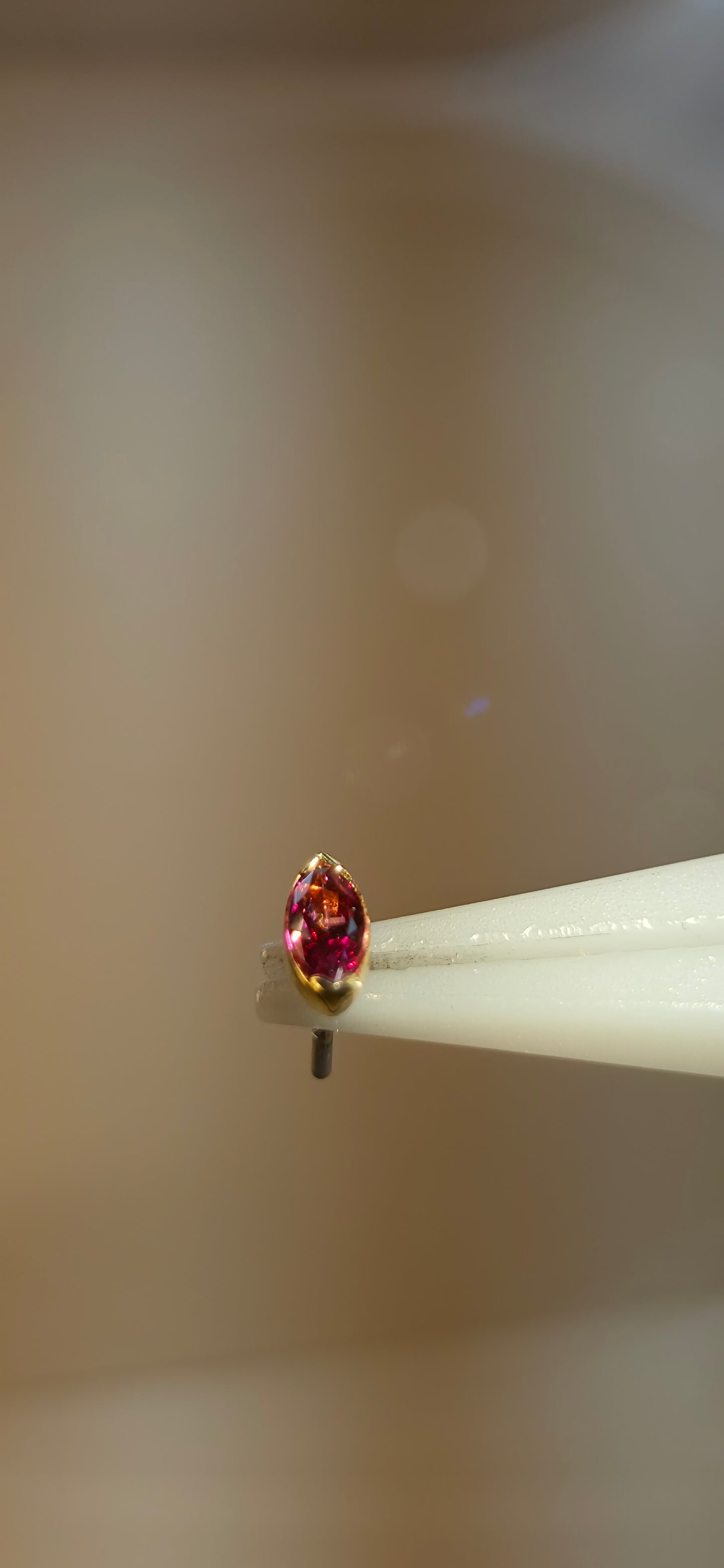 Marquise en oro de 18k con cristal Swarovski color Rosa