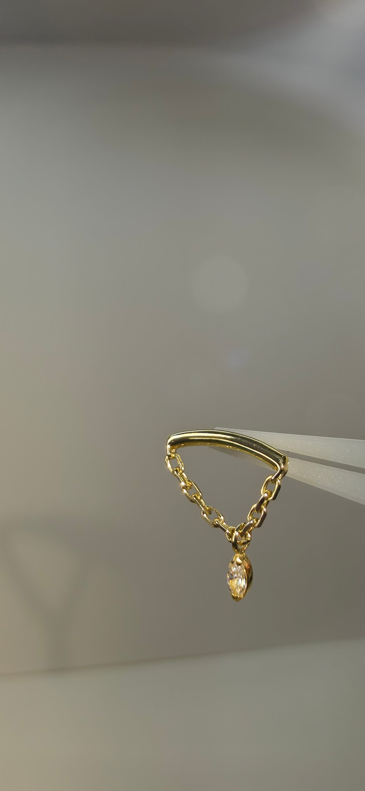 Hidden helix en oro solido de 18k y cristal Swarovski