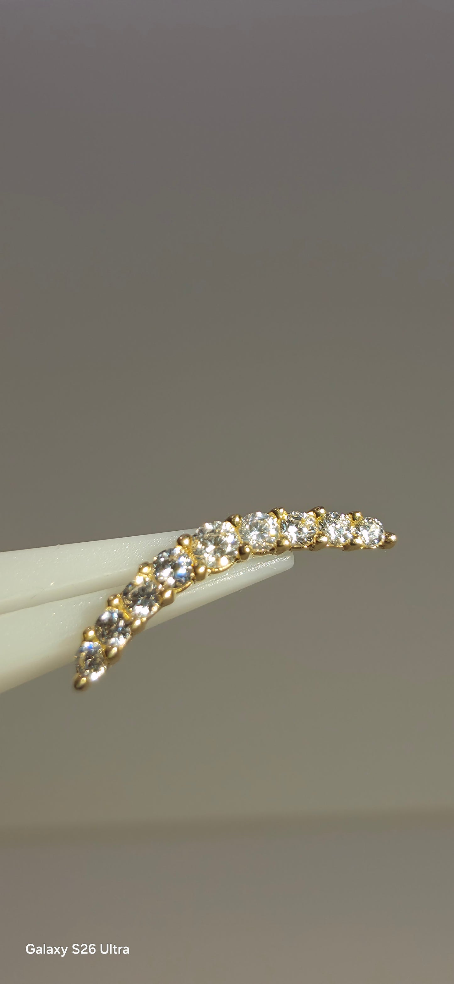 Cluster largo en oro de 18k con criatales Swarovski