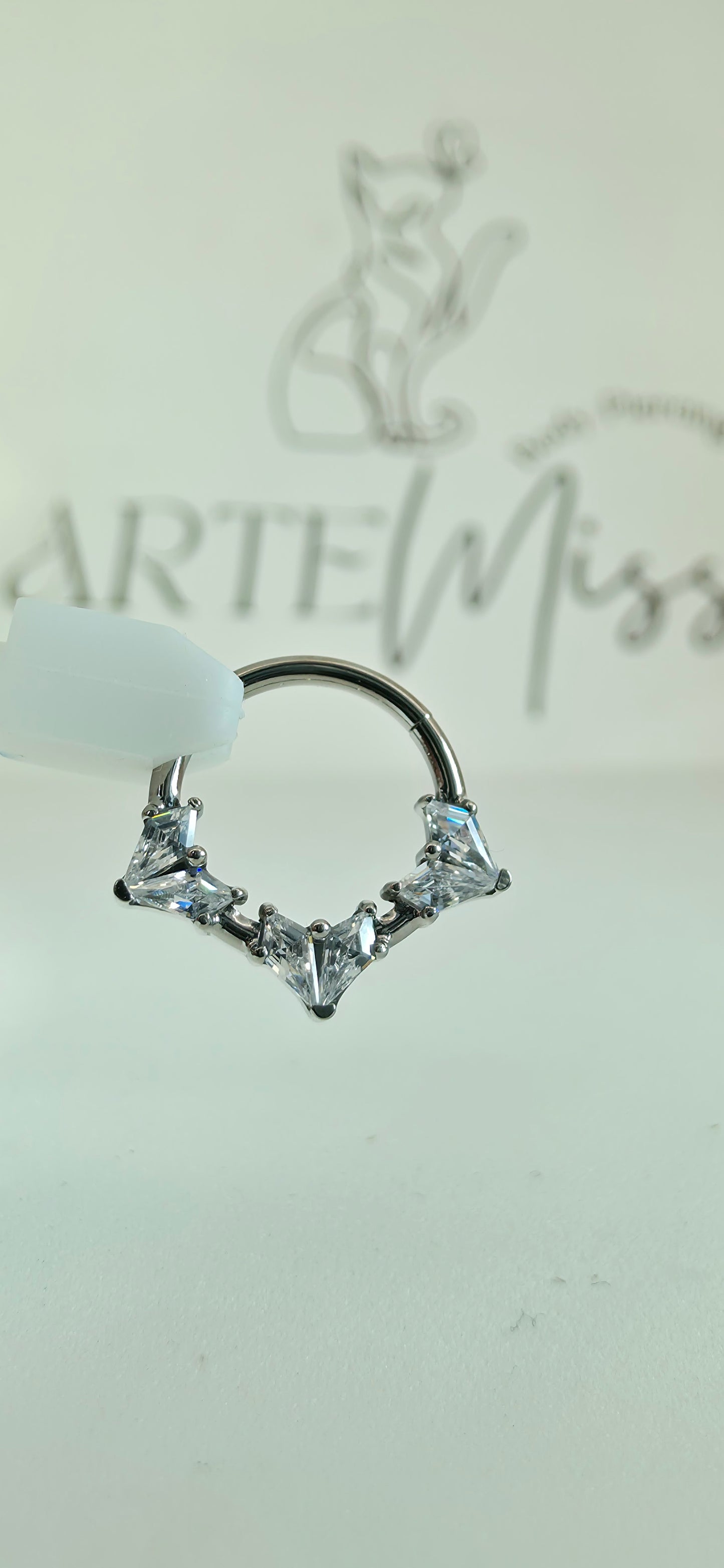 Clicker de Titanio con incrustaciones de zirconia
