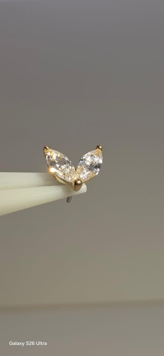 Doble petalo blanco en oro de 14k