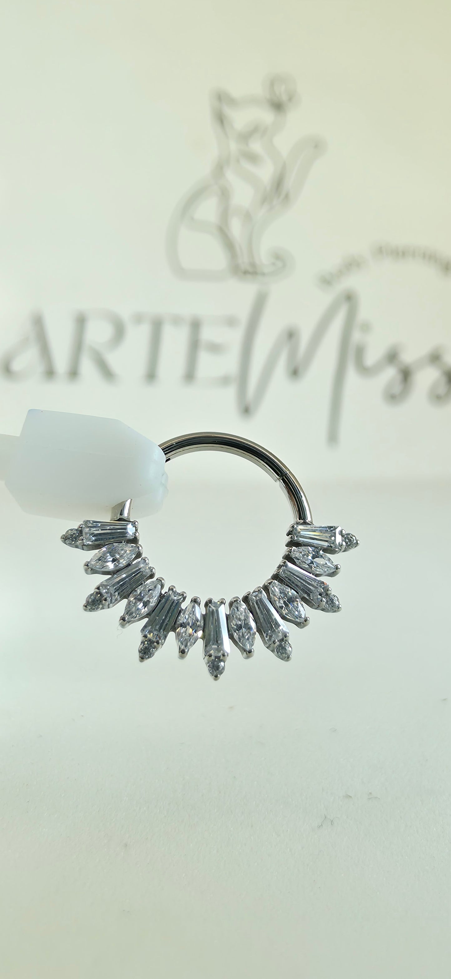Clicker de Titanio con incrustaciones de zirconia