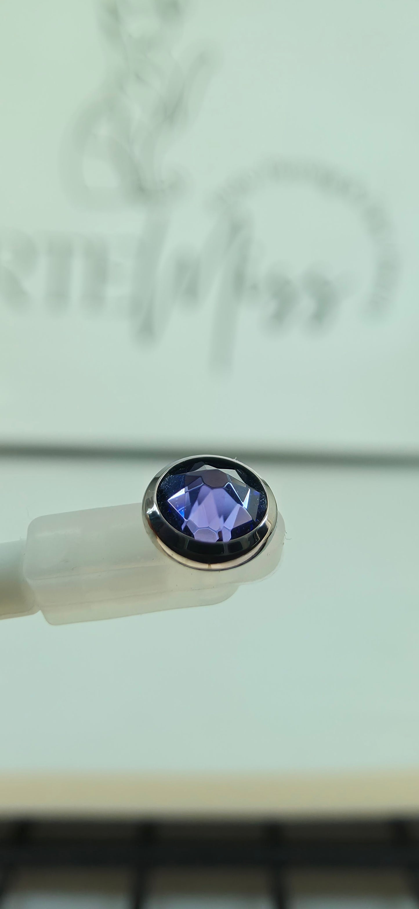Top de Titanio con zirconia varios colores