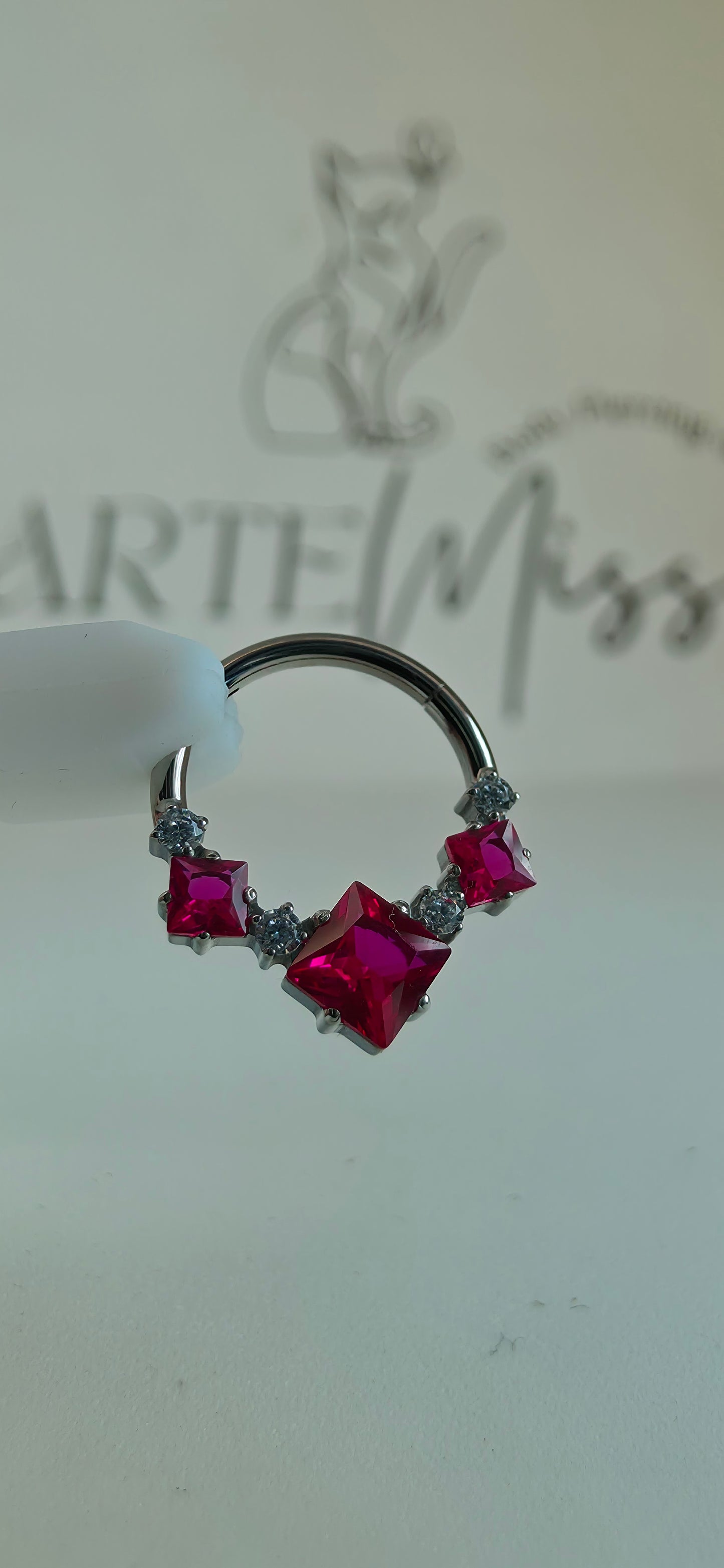 Clicker de Titanio con incrustaciones de zirconia