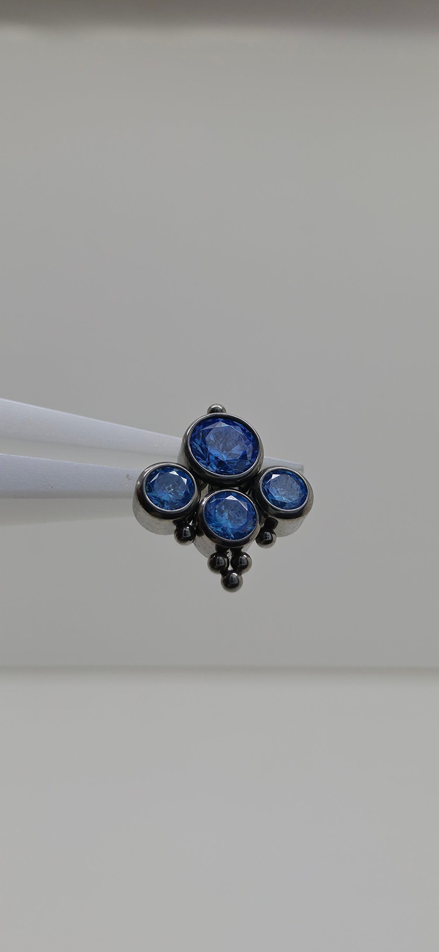 Piercing Labret Titanio ornamental azul