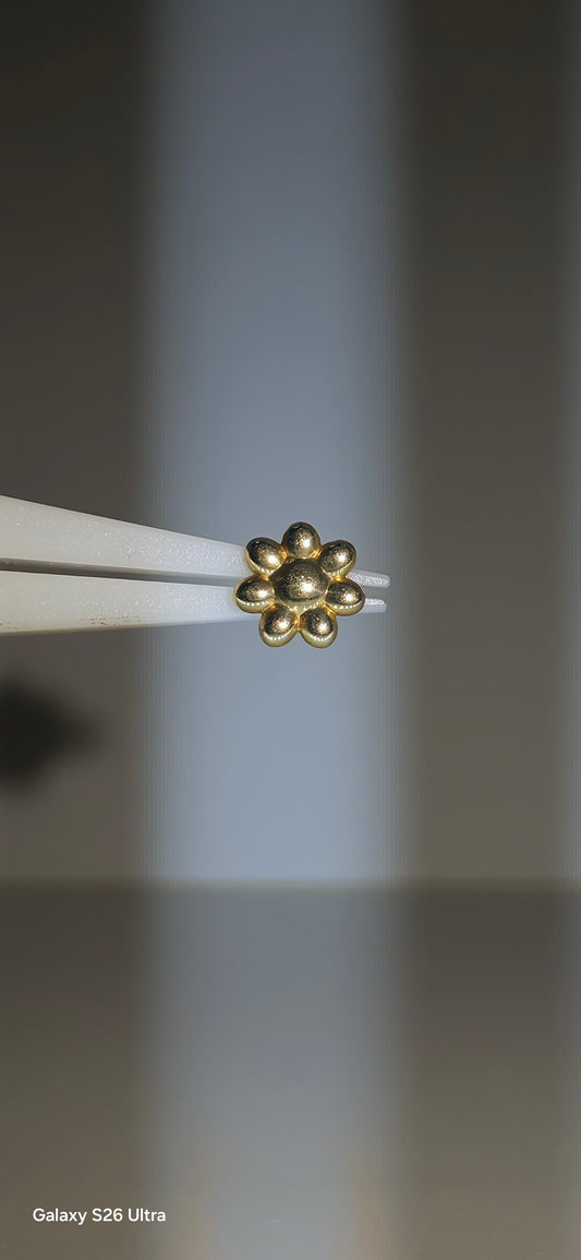 Flor en oro solido de 18k