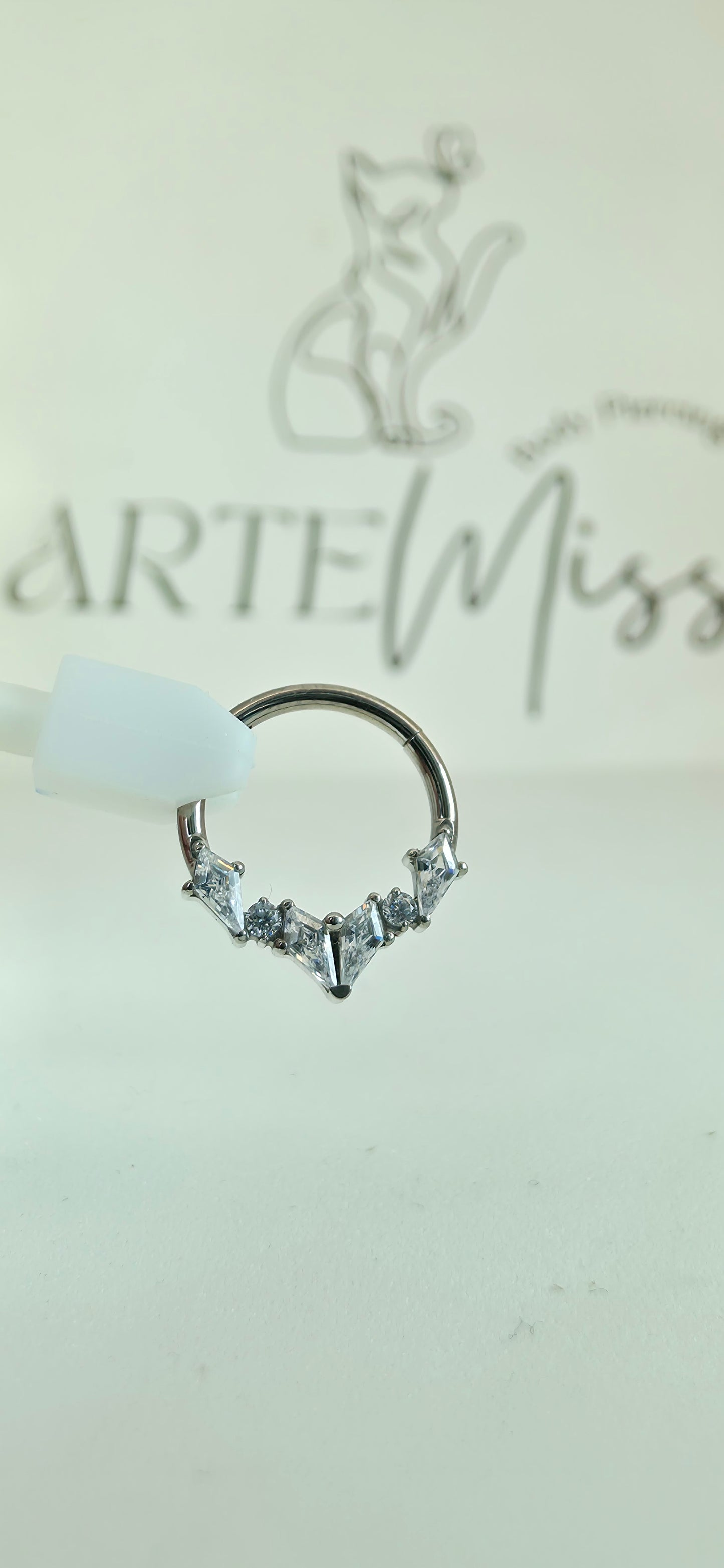 Clicker de Titanio con incrustaciones de zirconia
