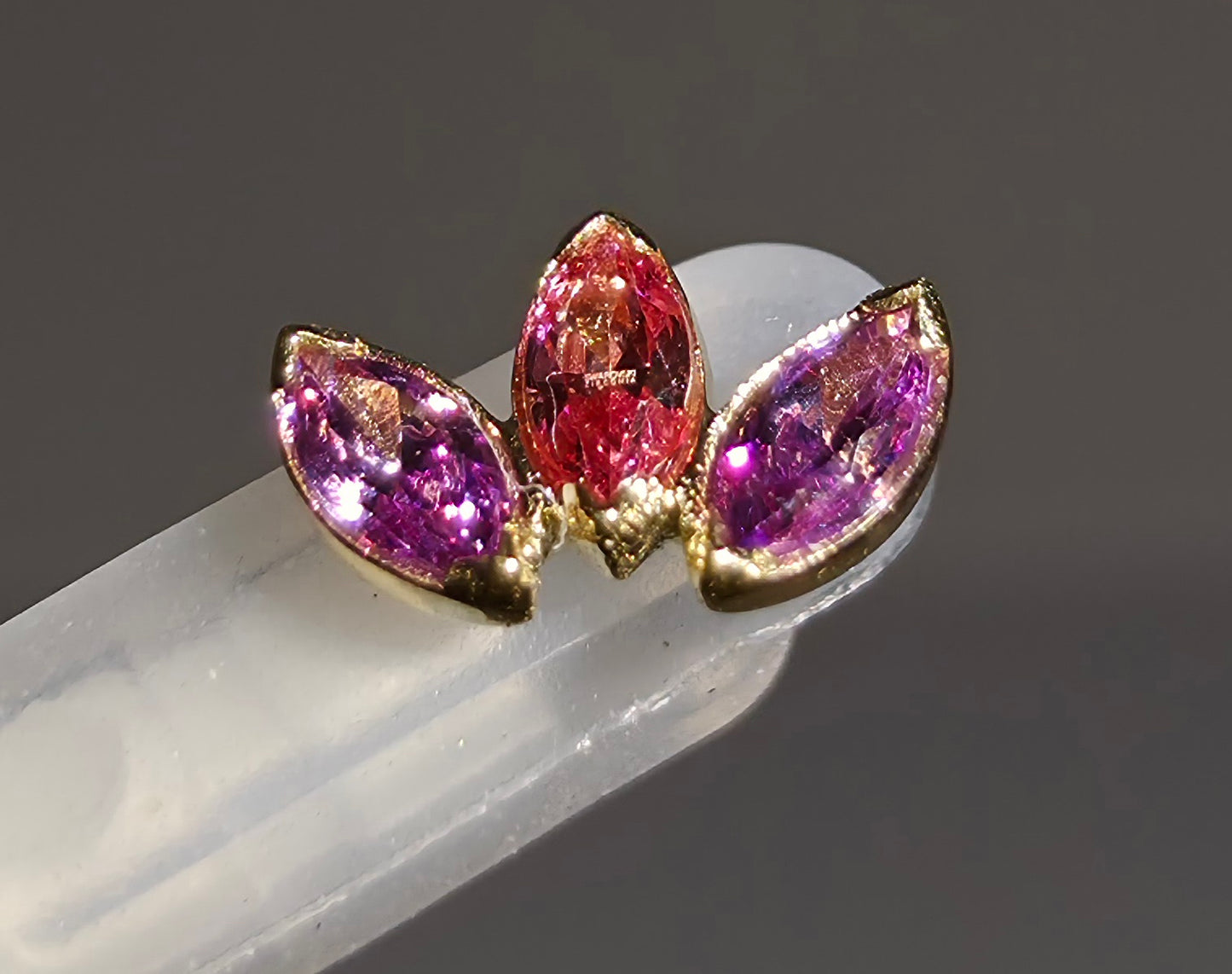 Triple marquise oro de 18k rosa y morado cristales Swarovski