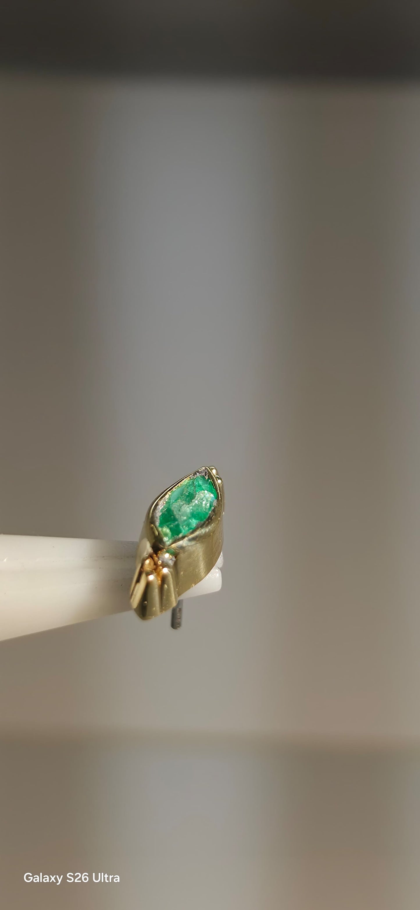 Esmeralda natural oro solido 14k