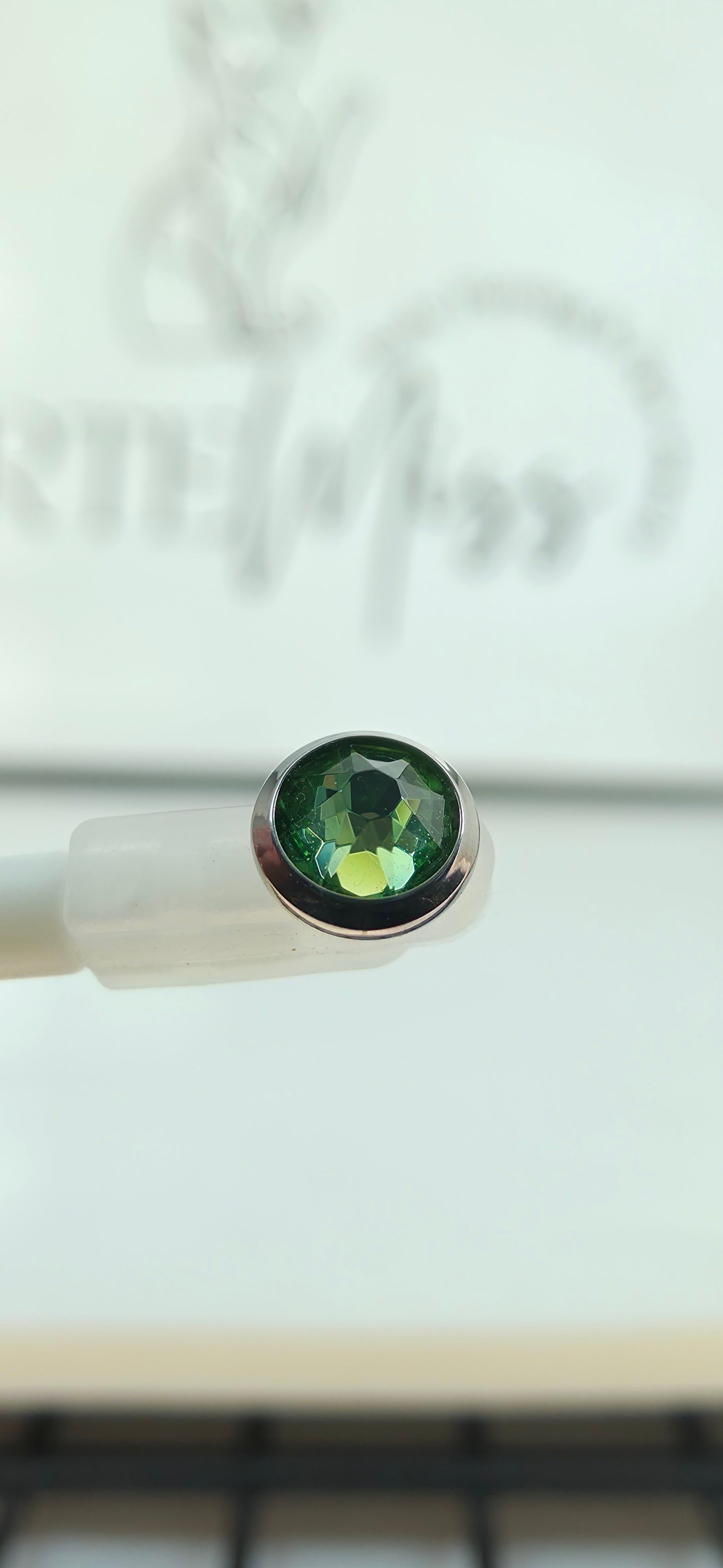 Top de Titanio con zirconia varios colores