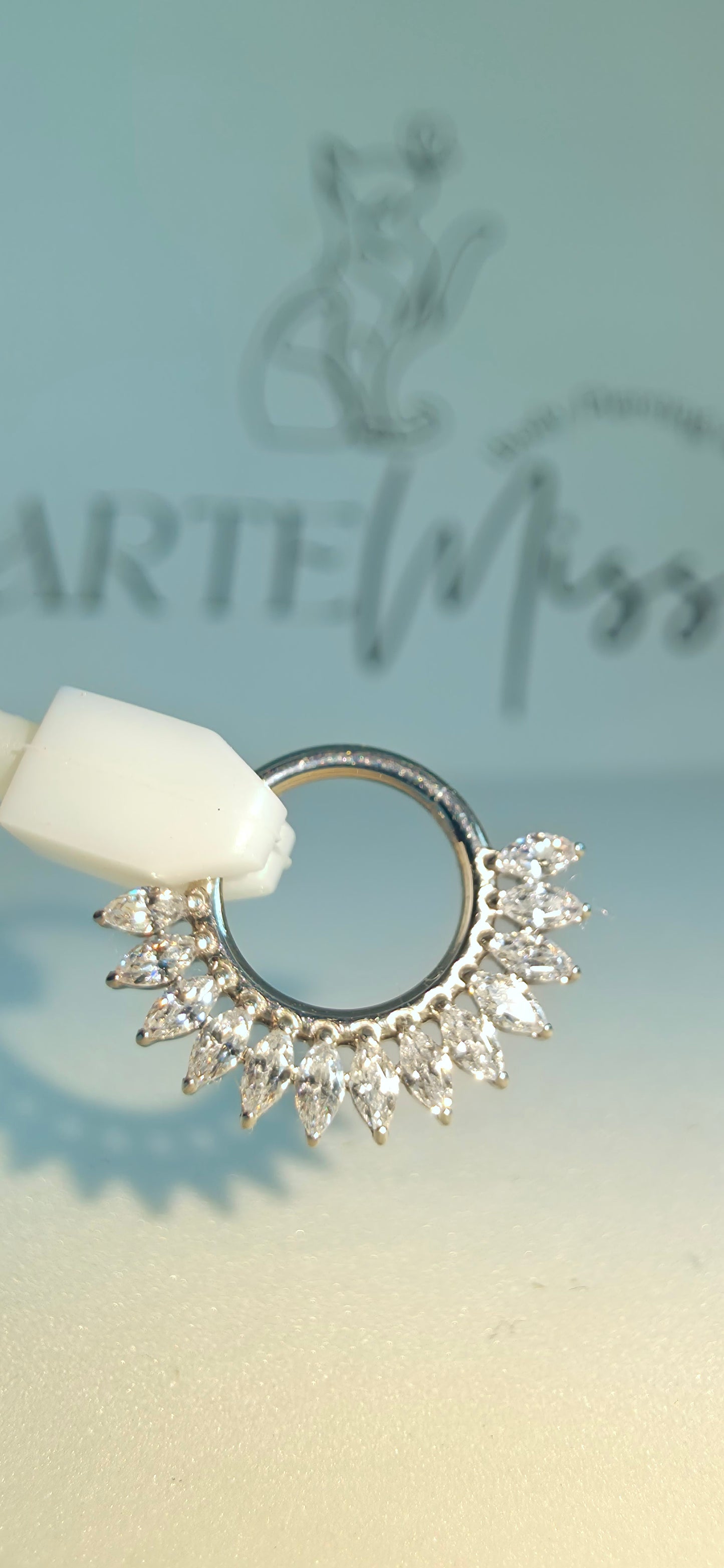 Clicker de Titanio con incrustaciones de zirconia