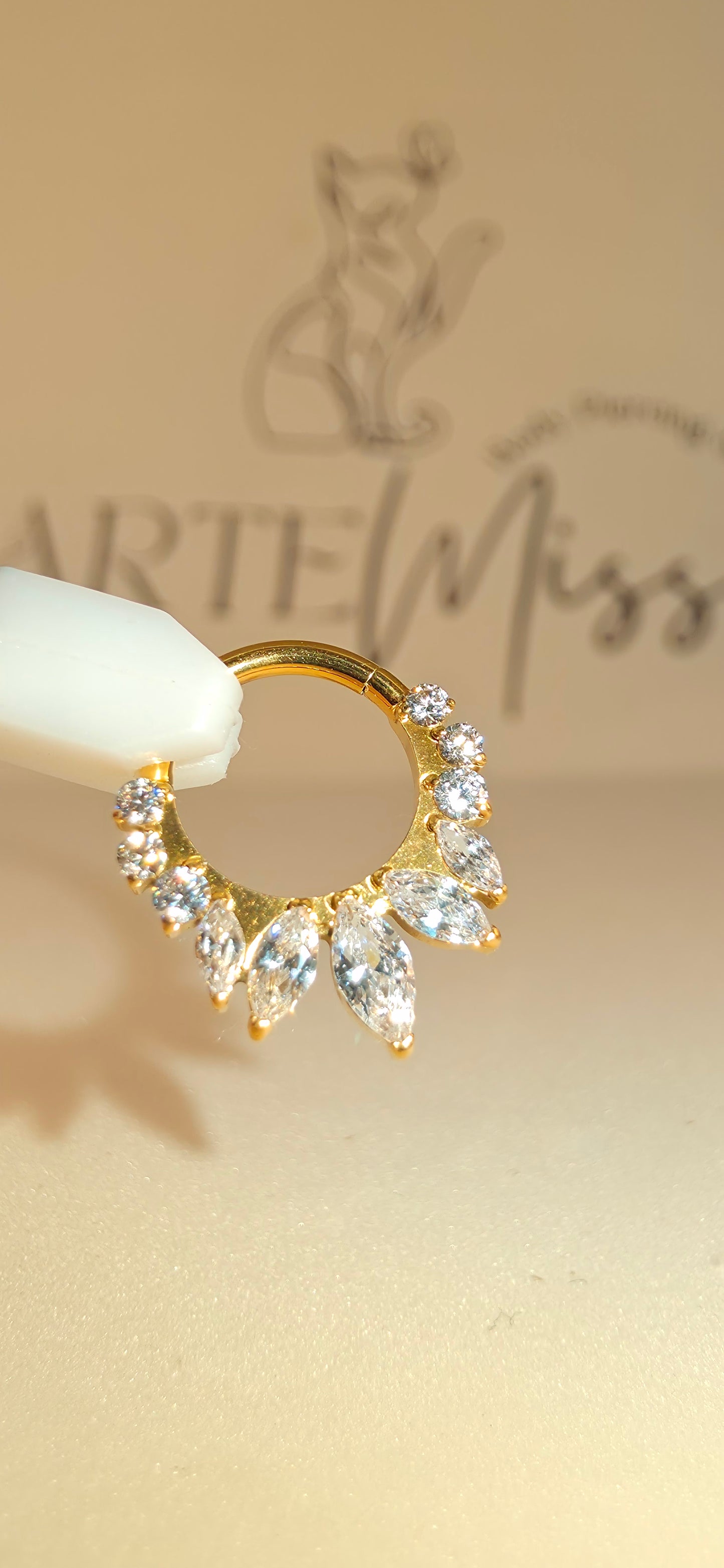 Clicker de Titanio con incrustaciones de zirconia