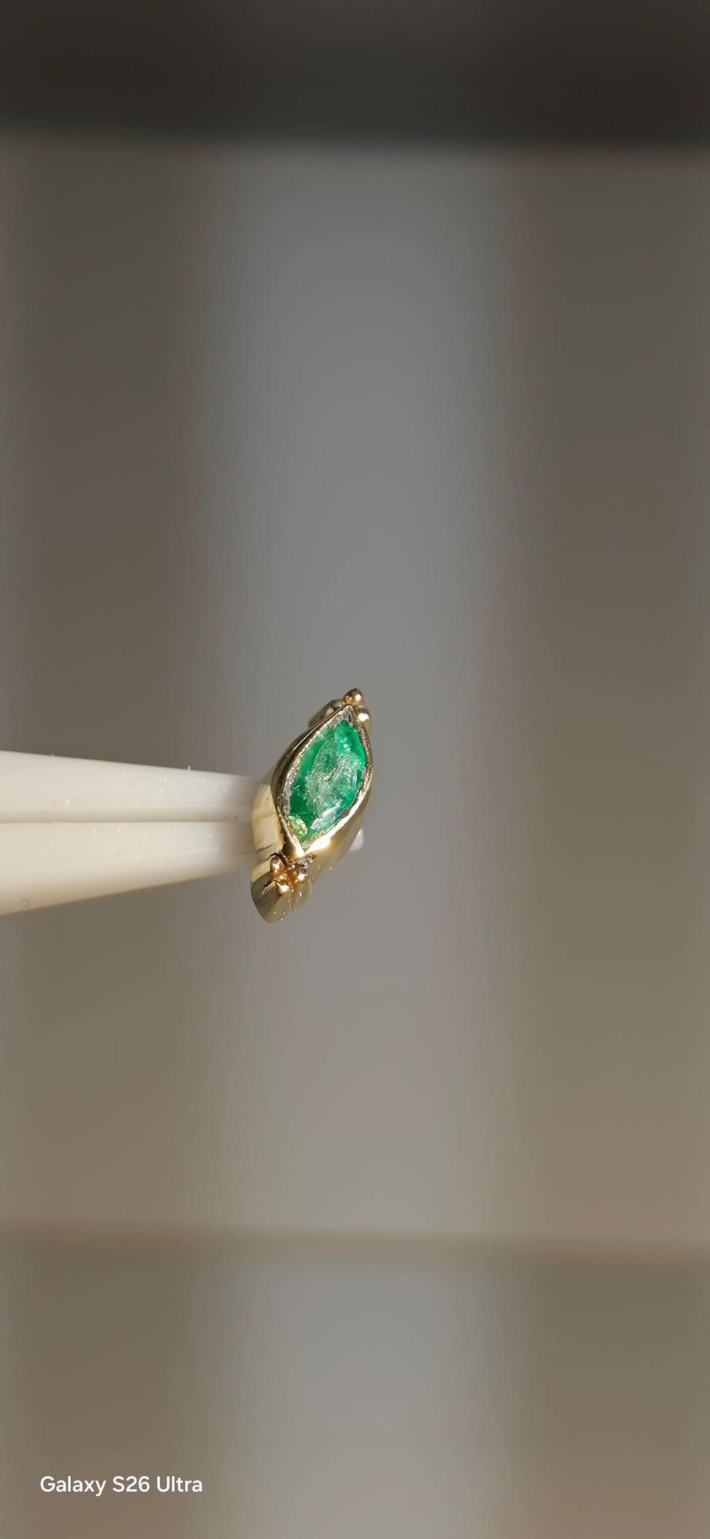 Esmeralda natural oro solido 14k