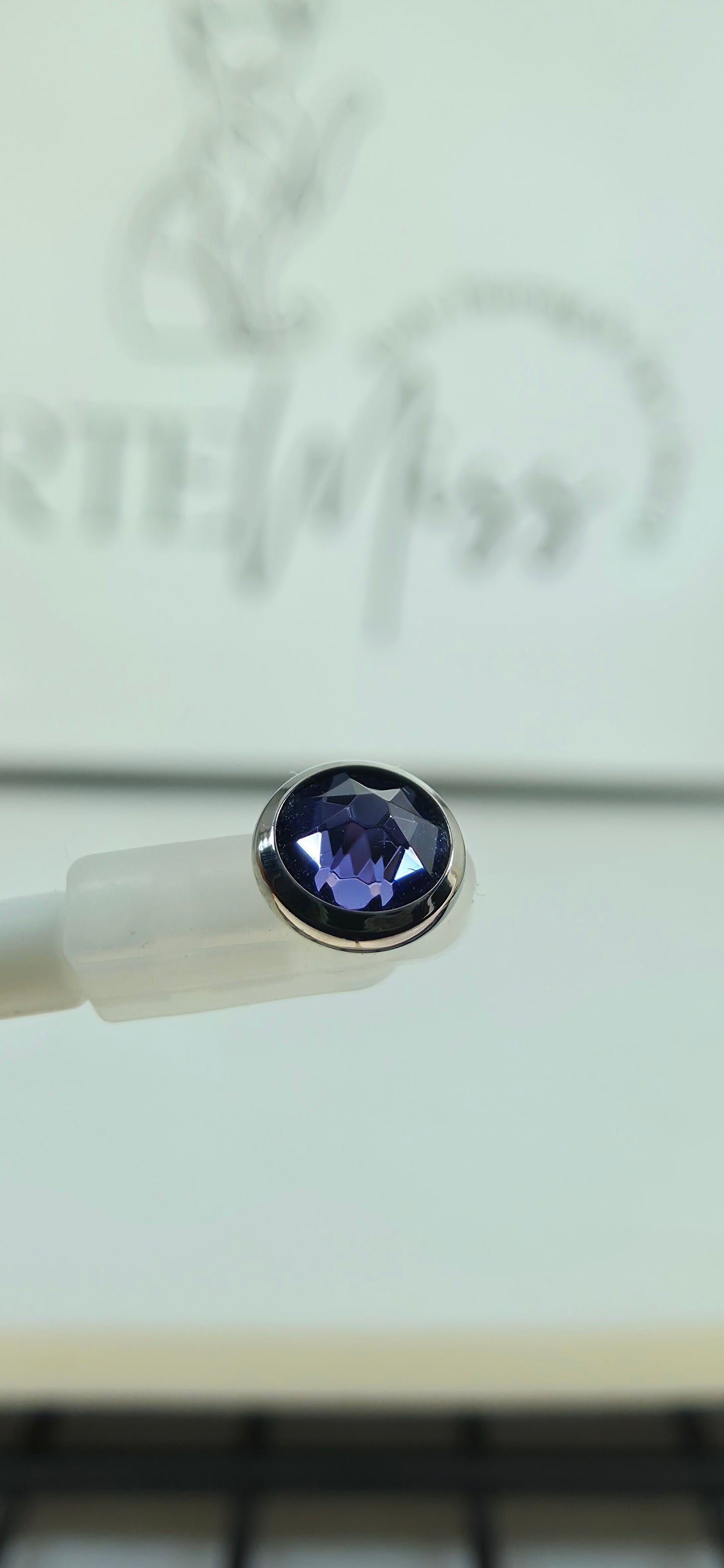 Top de Titanio con zirconia varios colores