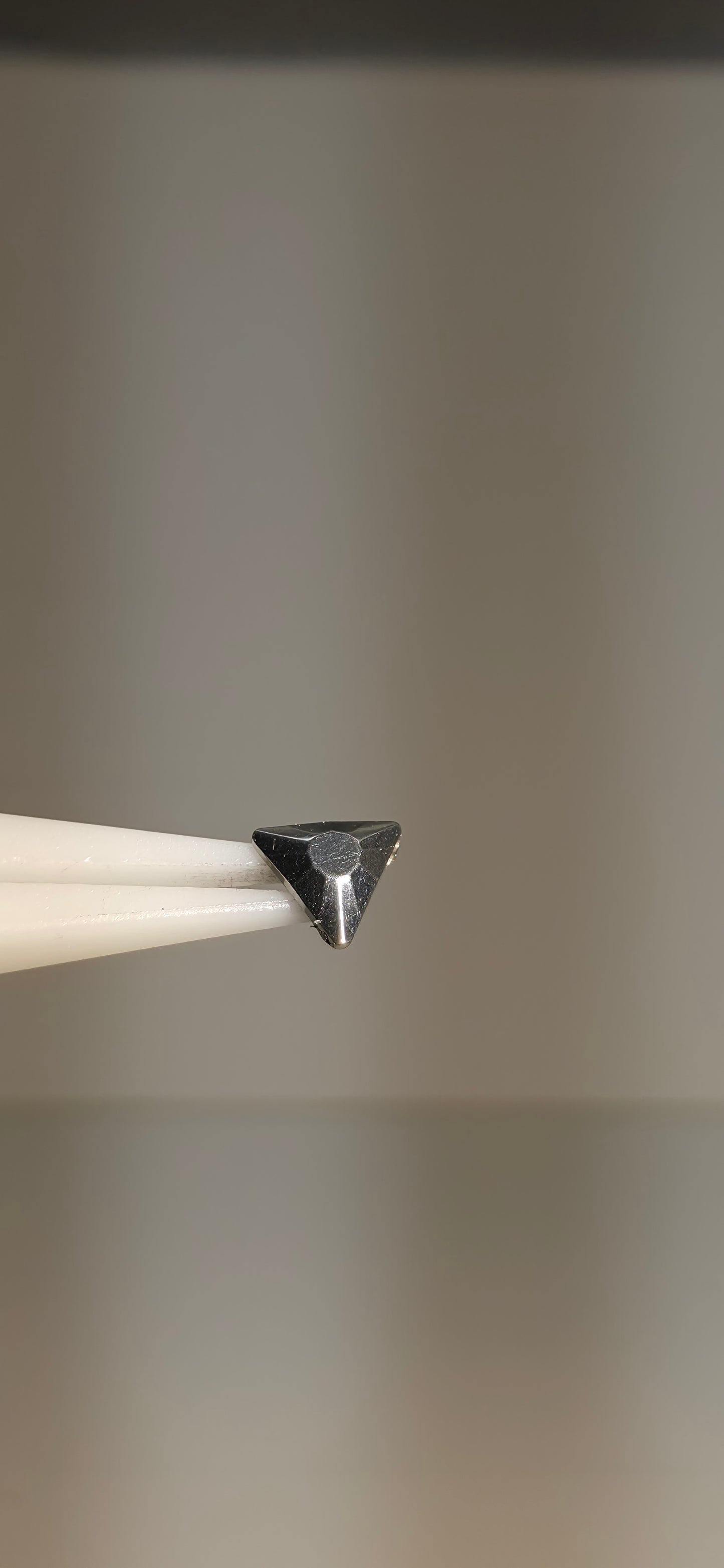 Piercing Labret Titanio figura Triangulo 3D