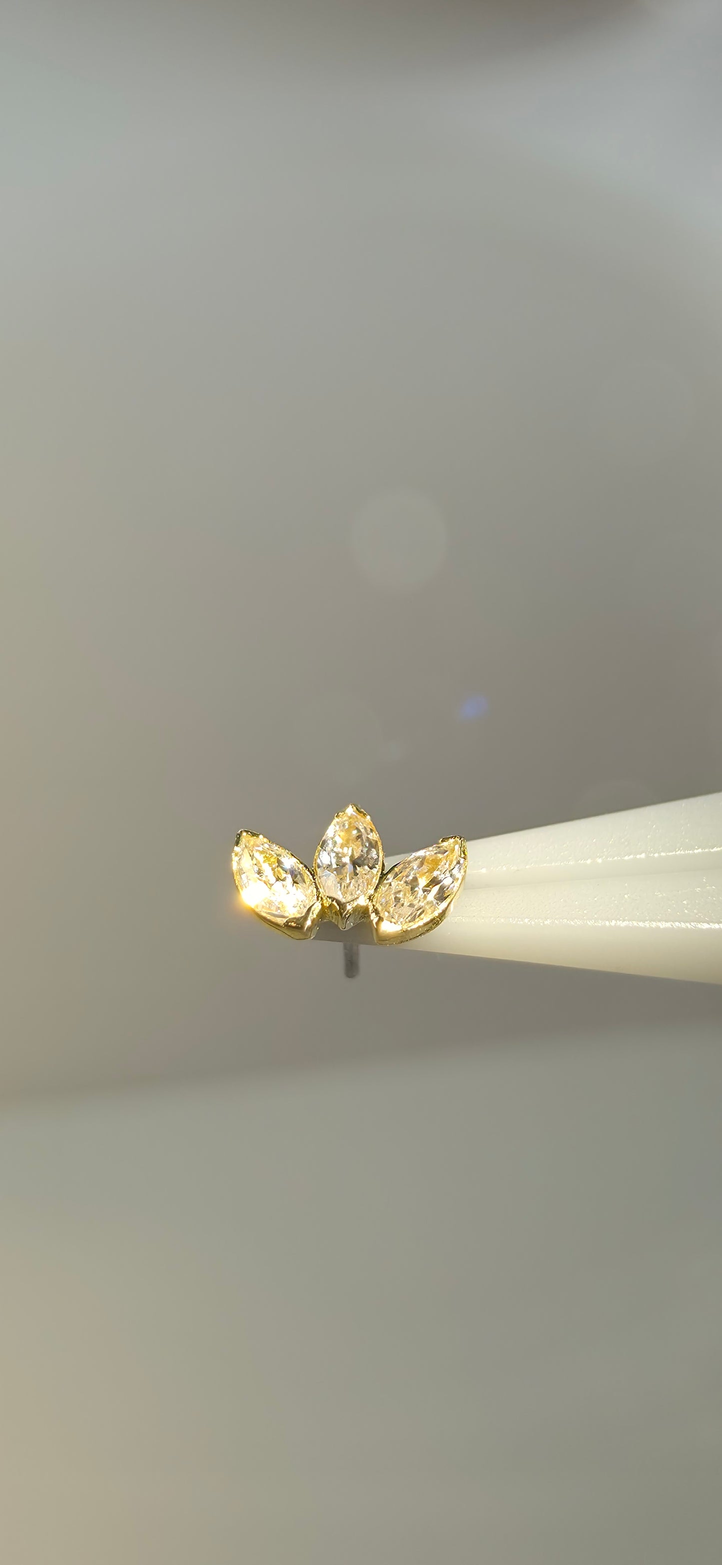 Triple marquise en oro de 18k con cristales Swarovski