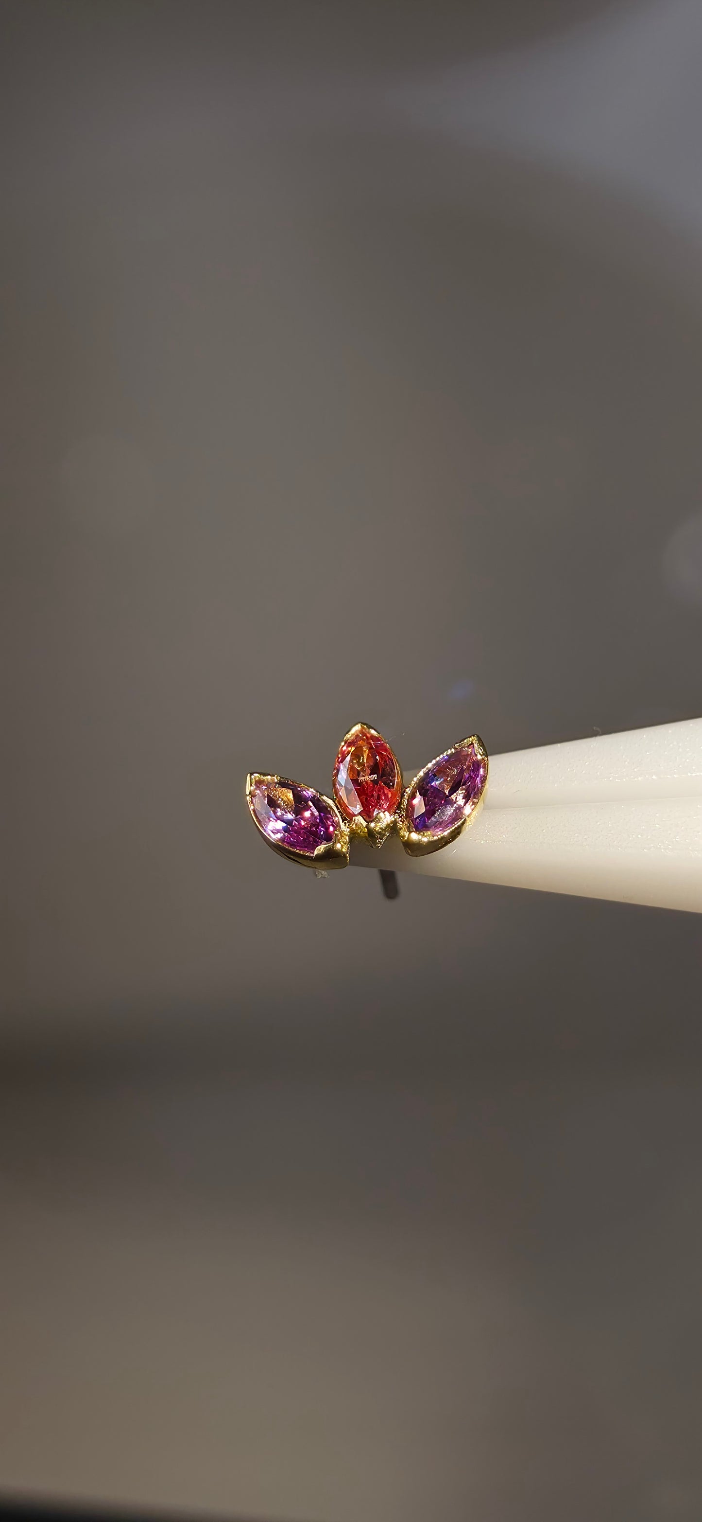 Triple marquise oro de 18k rosa y morado cristales Swarovski