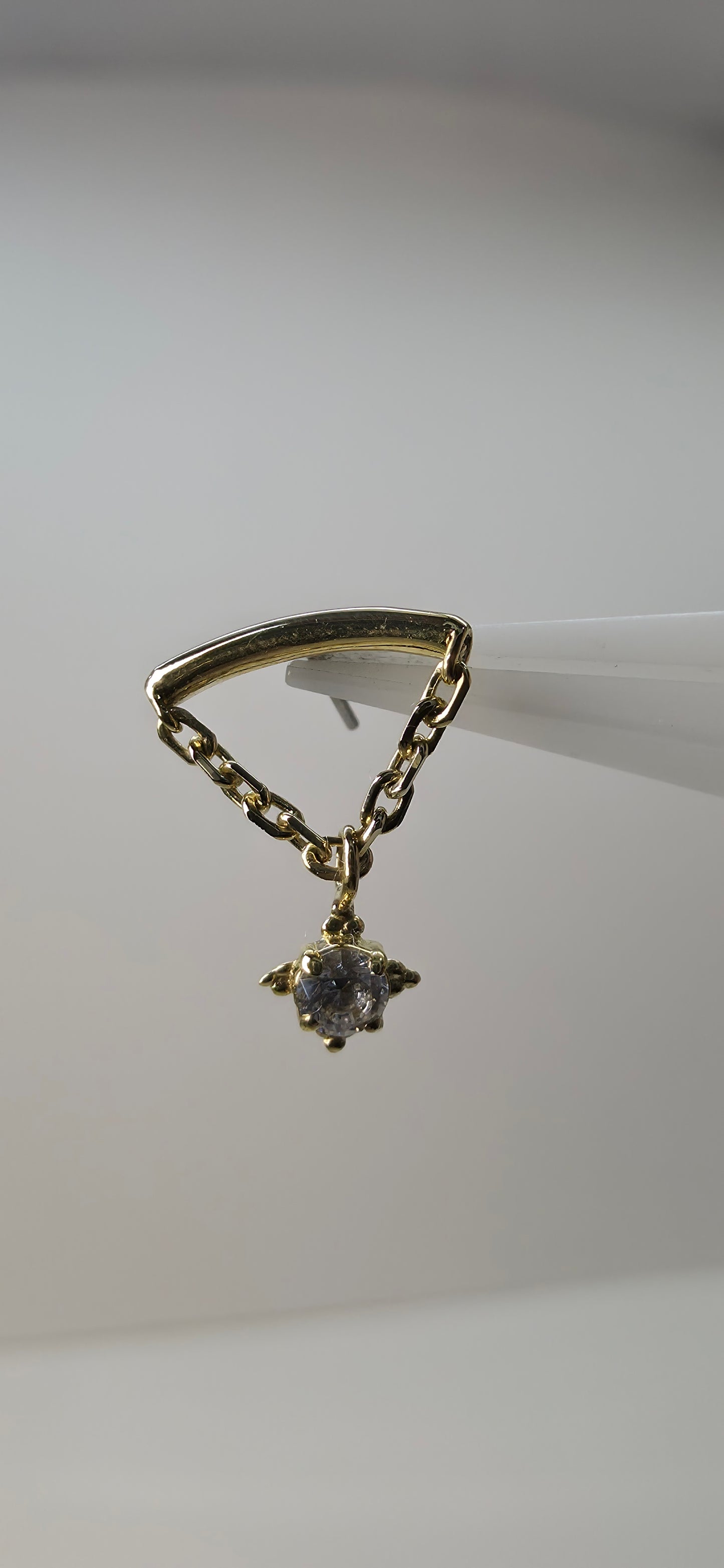 Hidden Helix en oro de 18k con cristal Swarovski
