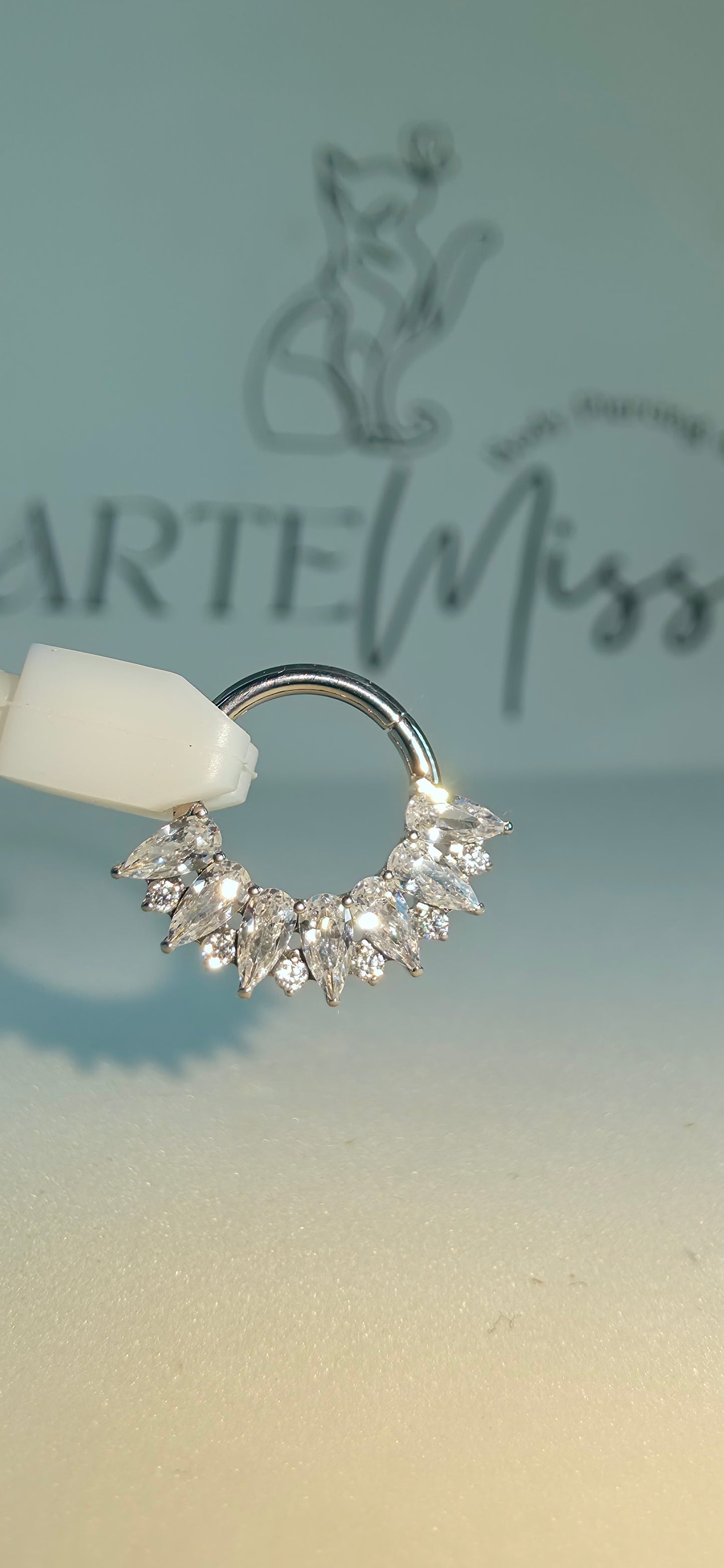 Clicker de Titanio con incrustaciones de zirconia