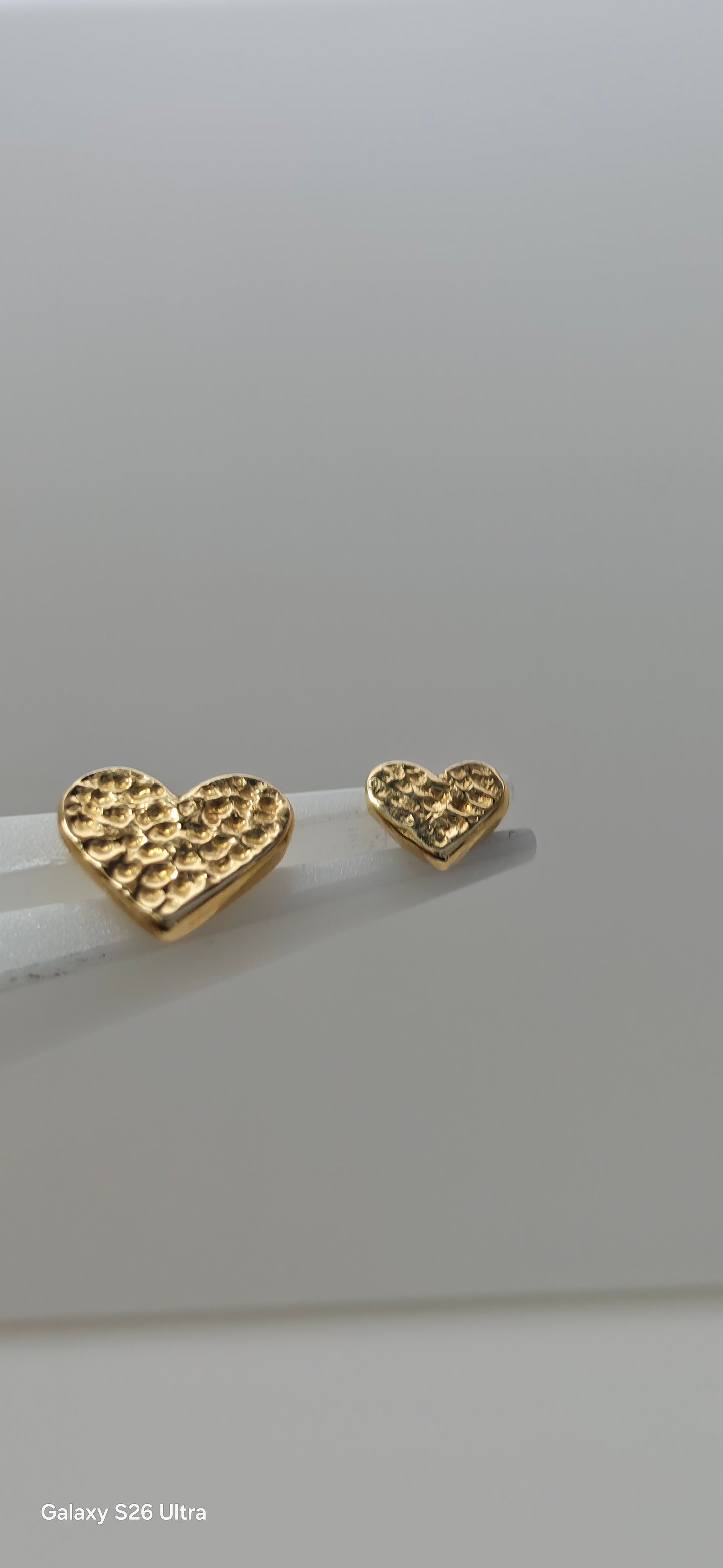 Corazon martillado en oro de 14k chico o grande