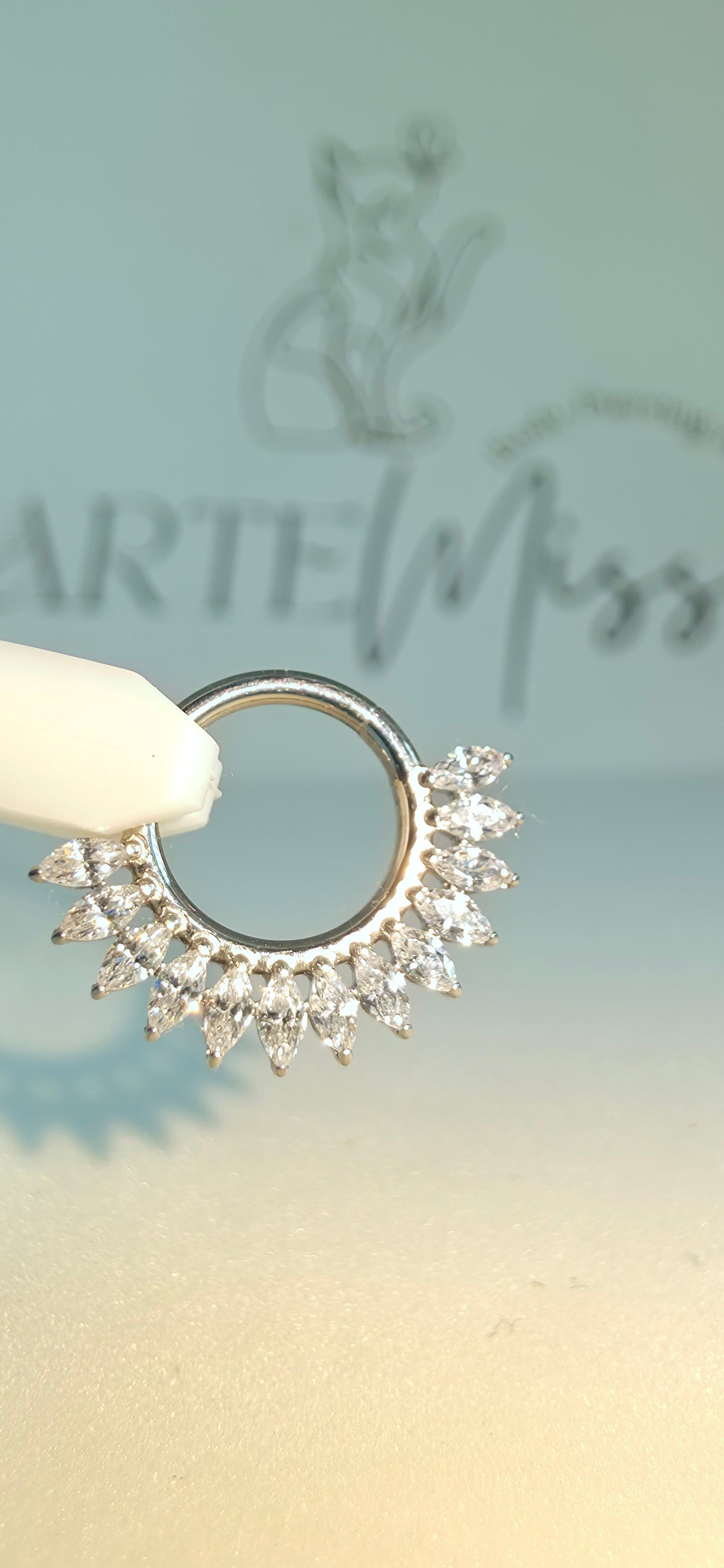 Clicker de Titanio con incrustaciones de zirconia
